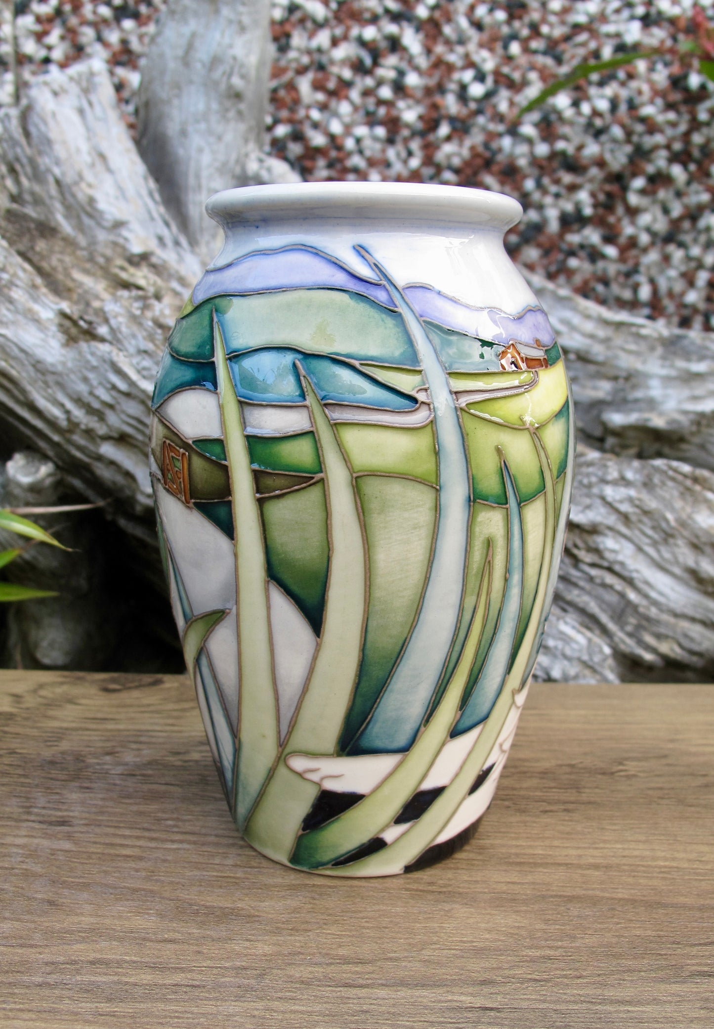 Moorcroft THE WATCHER Vase 393/5 Number 44. Retail Price £360 Border Collie Dog