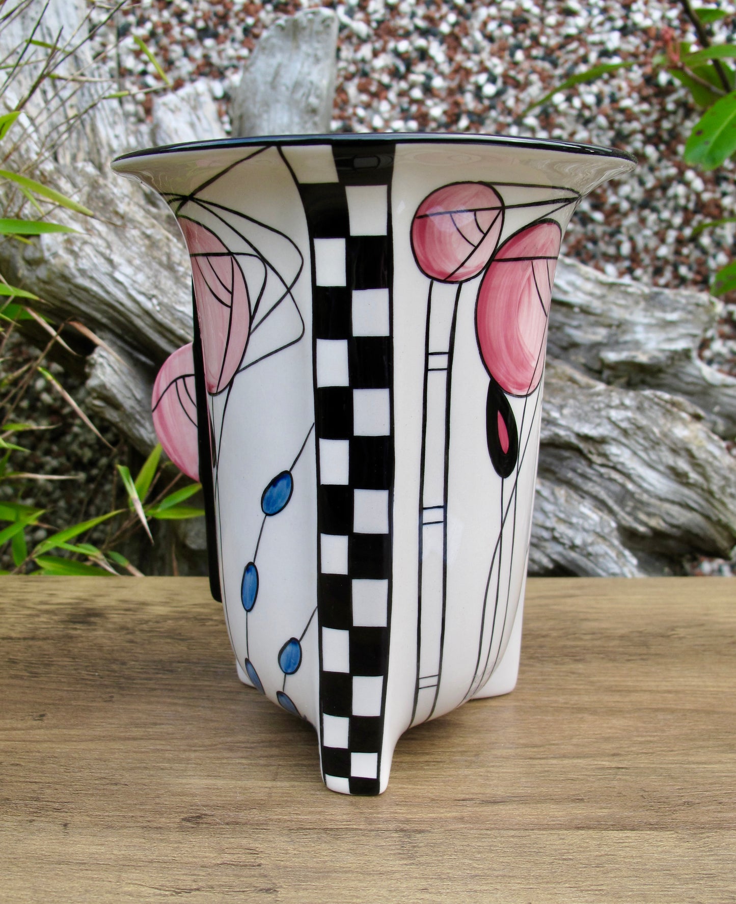 Lorna Bailey TWO ROSE VASE Limited Edition 21/50 Oct 2006 With Certificate