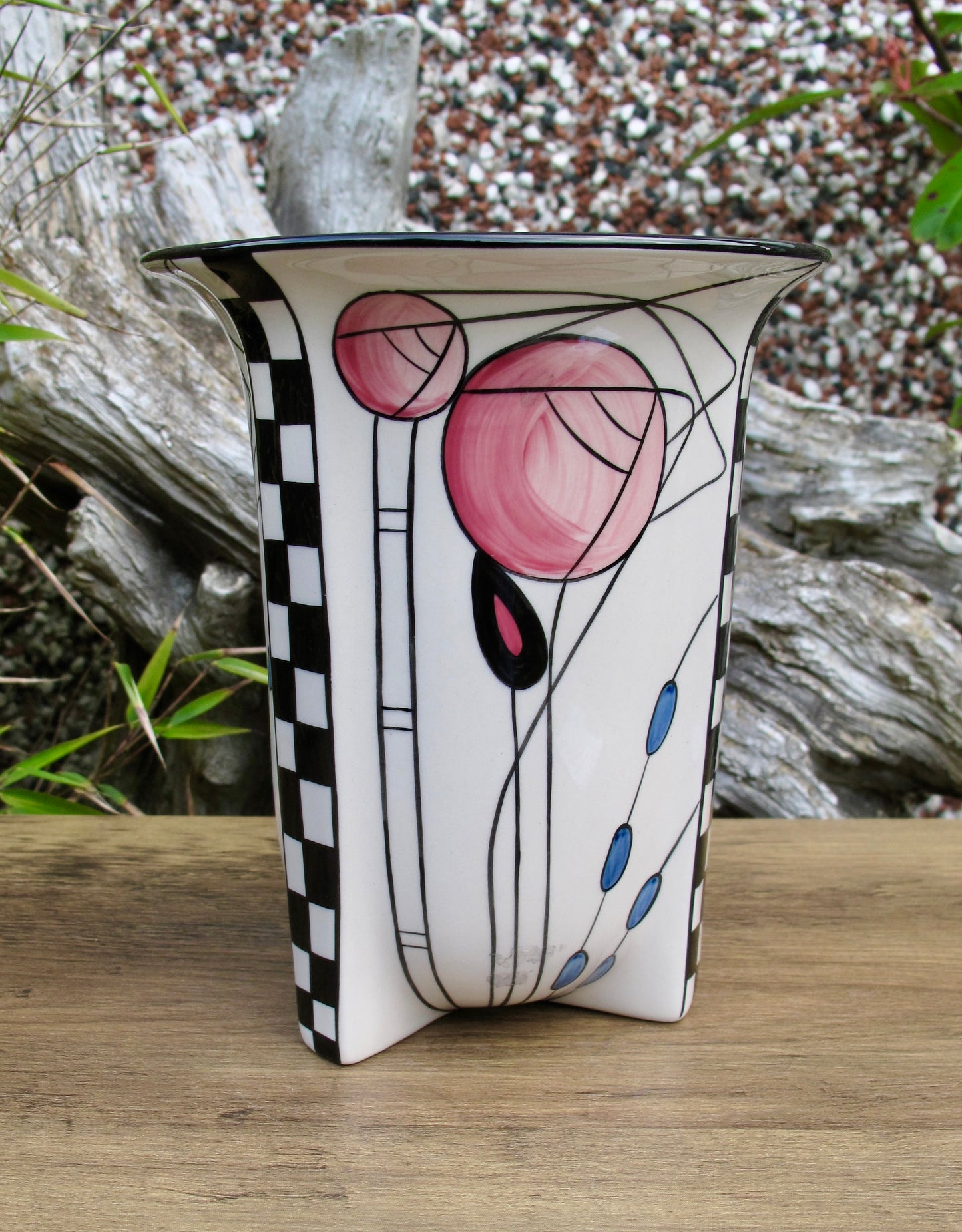 Lorna Bailey TWO ROSE VASE Limited Edition 21/50 Oct 2006 With Certificate
