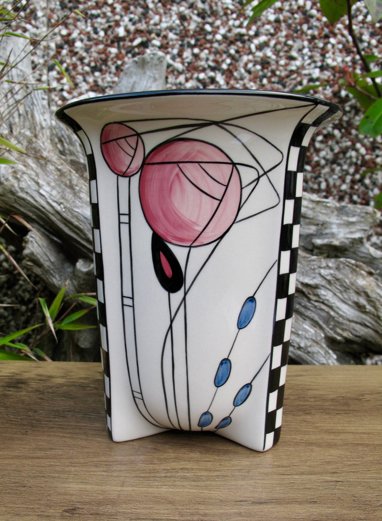 Lorna Bailey TWO ROSE VASE Limited Edition 21/50 Oct 2006 With Certificate