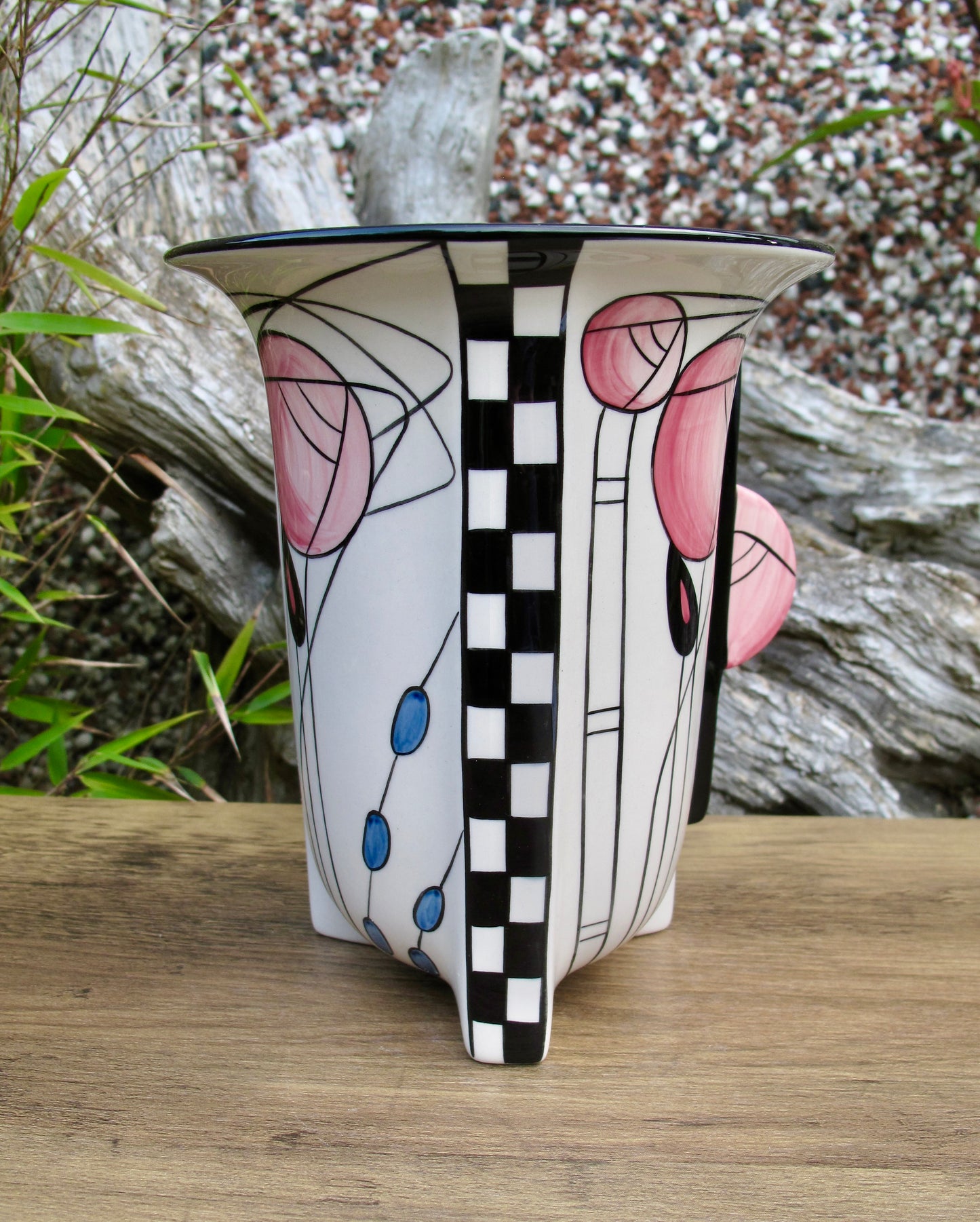 Lorna Bailey TWO ROSE VASE Limited Edition 21/50 Oct 2006 With Certificate
