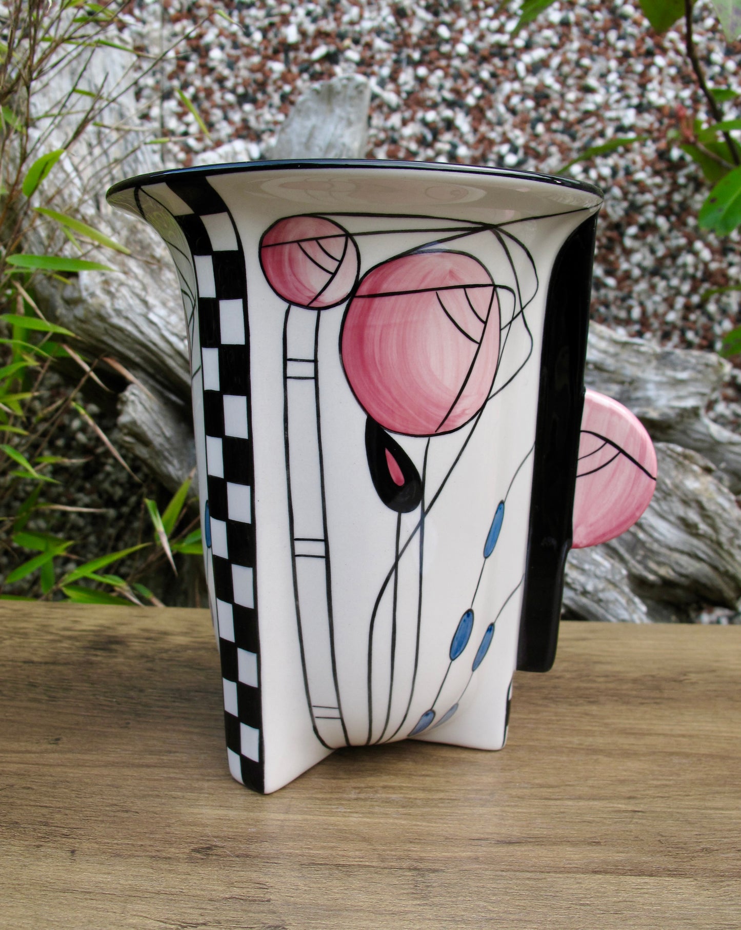 Lorna Bailey TWO ROSE VASE Limited Edition 21/50 Oct 2006 With Certificate