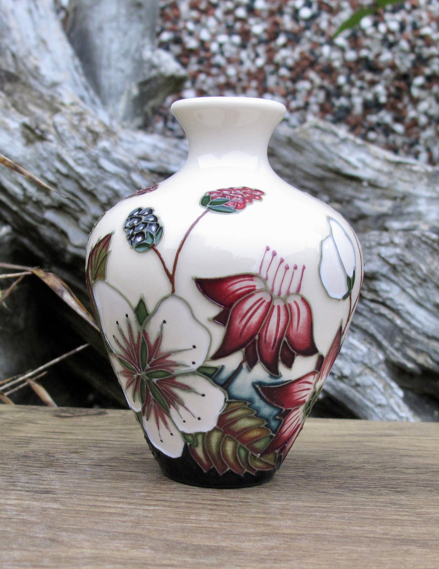 Moorcroft BRAMBLE REVISITED Vase shape 03/4 Retail Price £160 Discontinued
