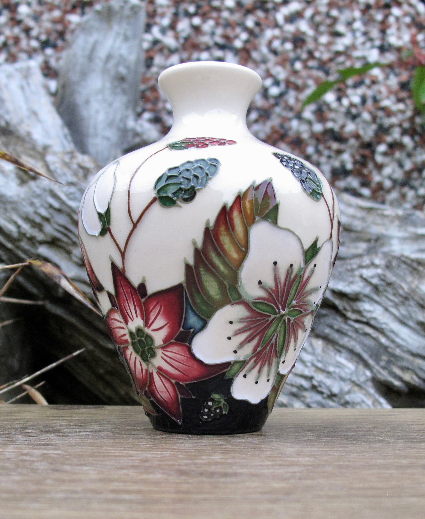 Moorcroft BRAMBLE REVISITED Vase shape 03/4 Retail Price £160 Discontinued
