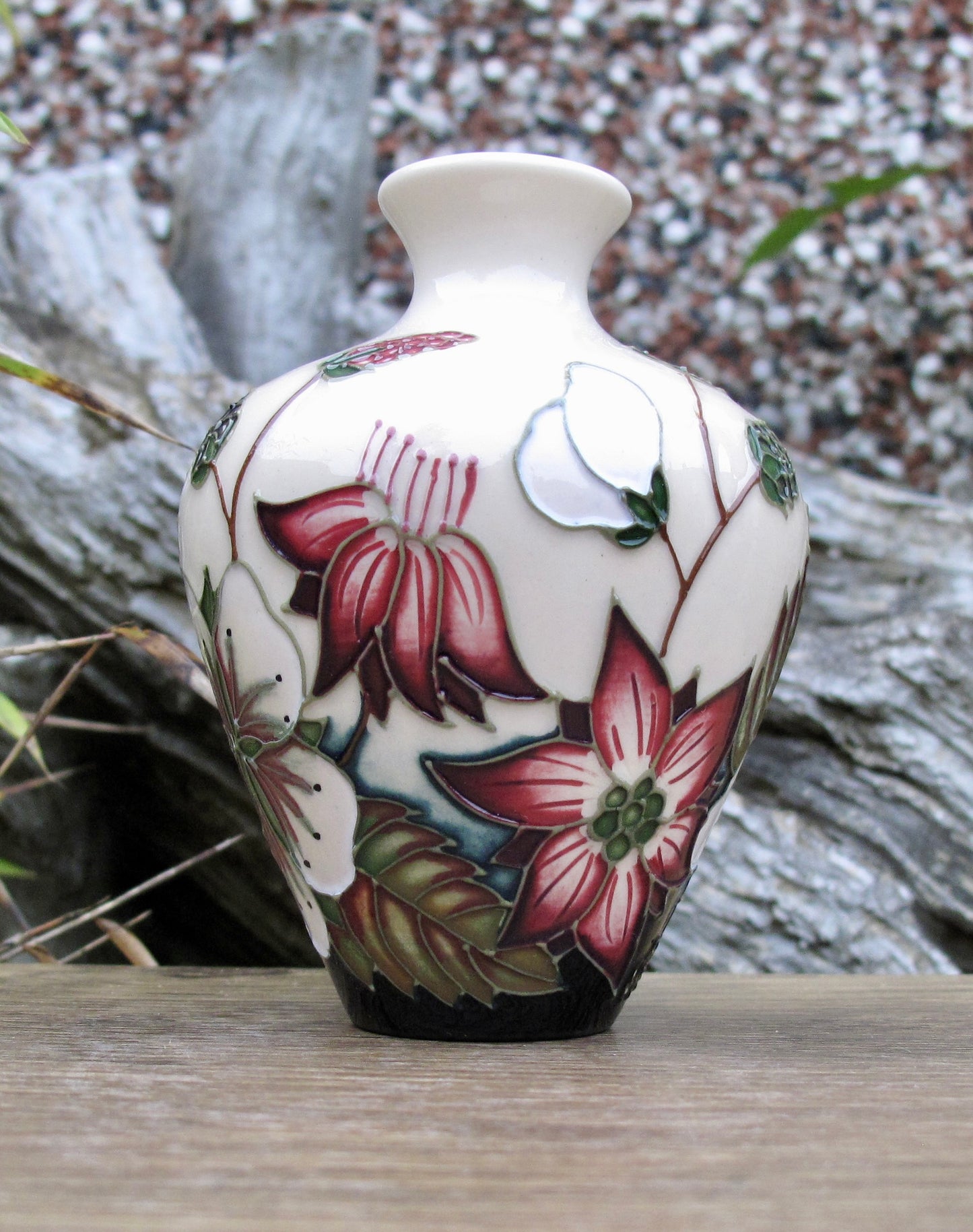 Moorcroft BRAMBLE REVISITED Vase shape 03/4 Retail Price £160 Discontinued