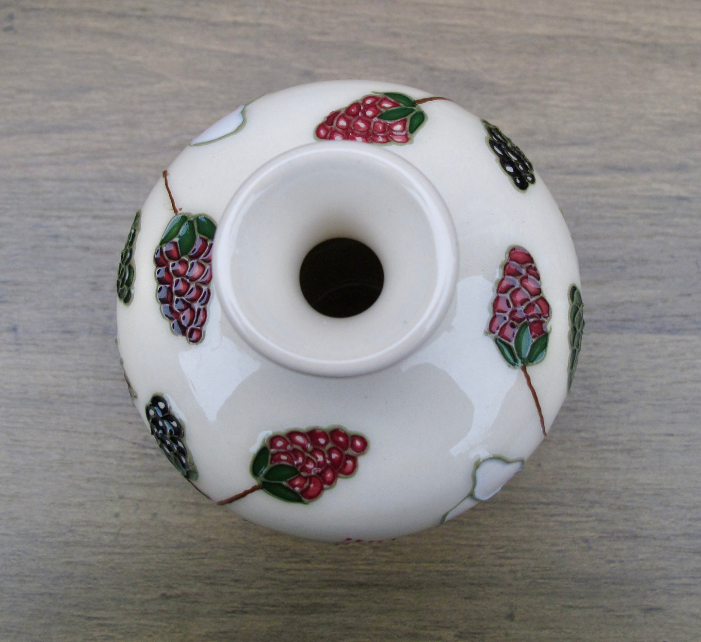 Moorcroft BRAMBLE REVISITED Vase shape 03/4 Retail Price £160 Discontinued