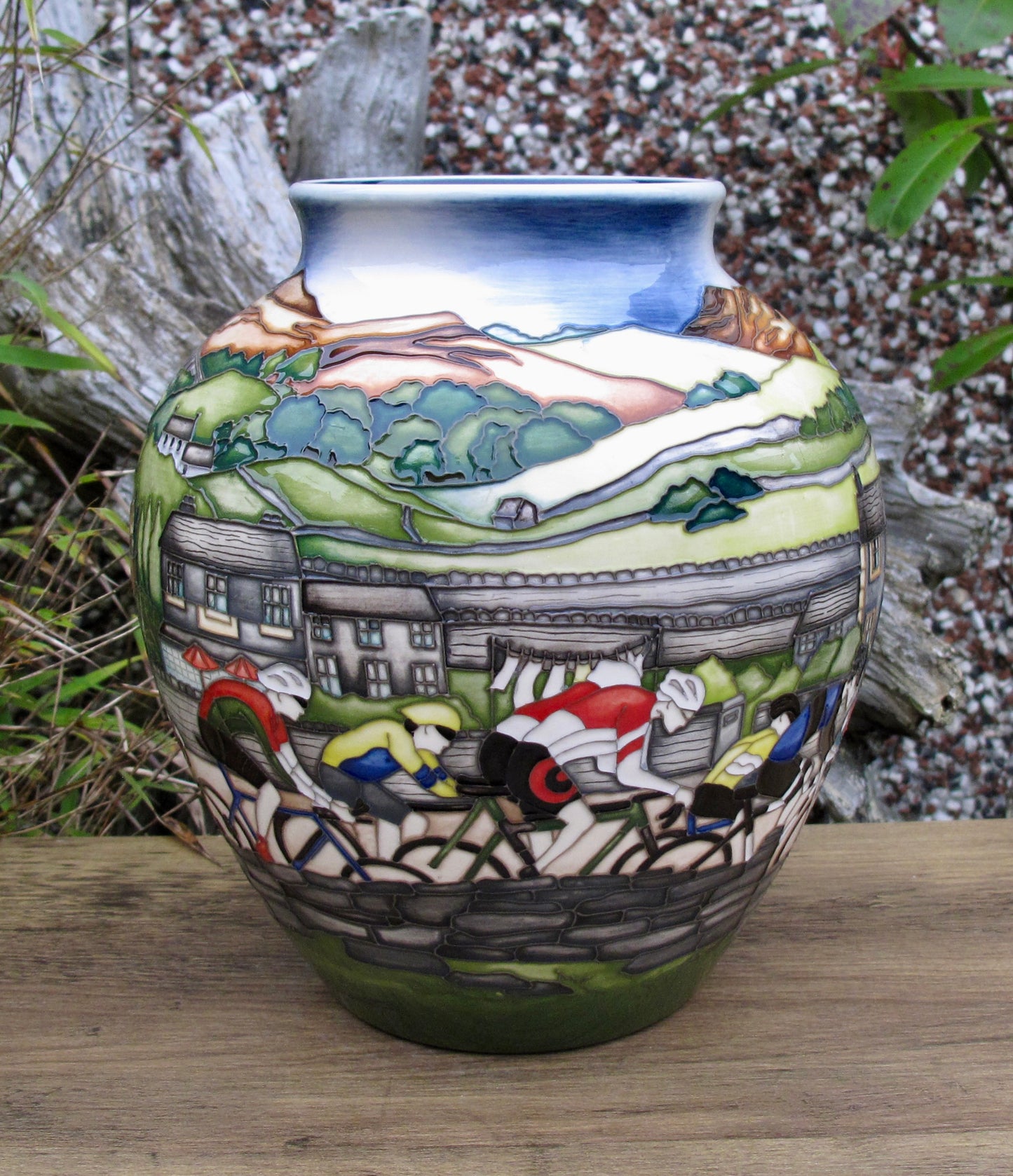Moorcroft Exquisite THE TOUR Vase 189/8 Trial Dated 24.1.22 Retail Price £2145