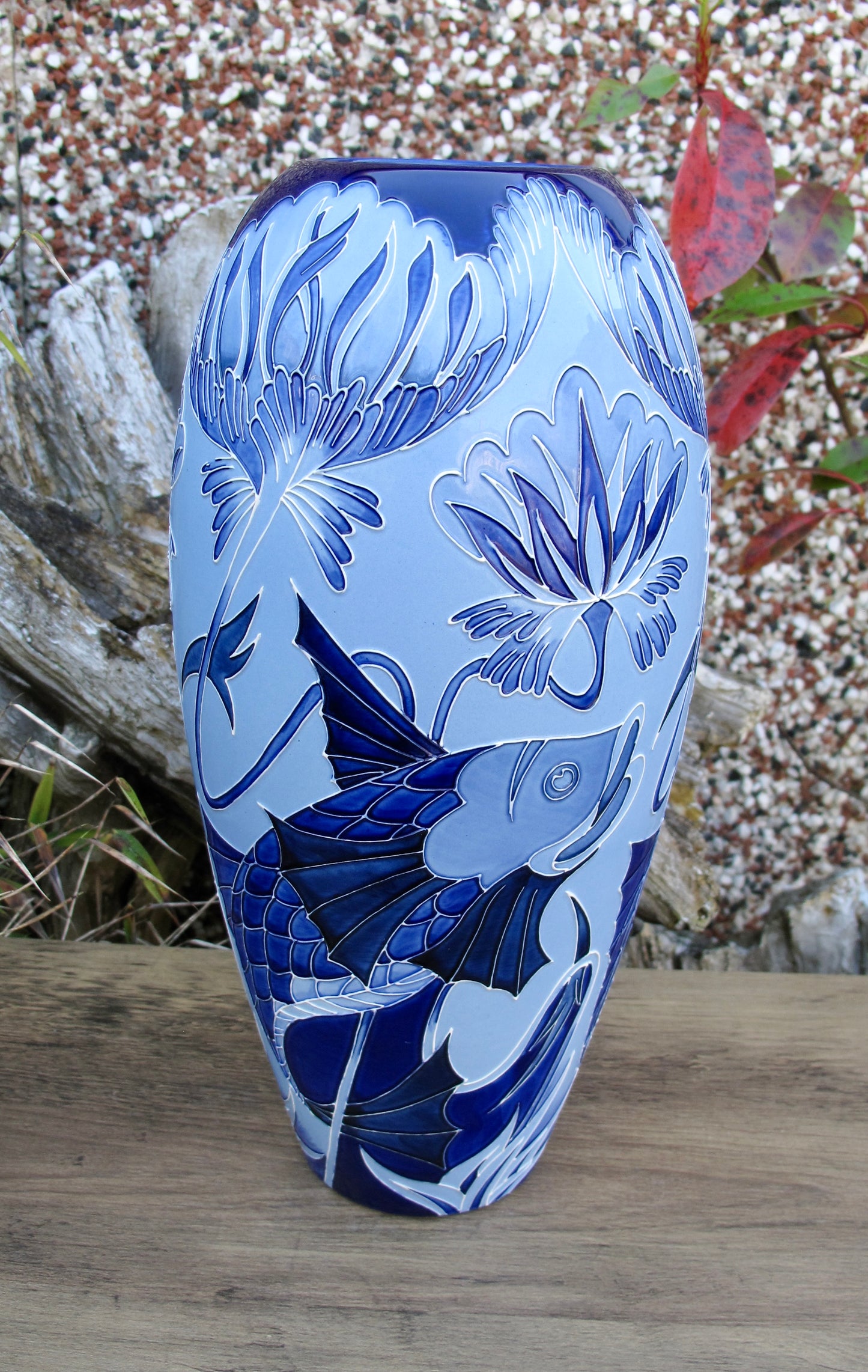 Moorcroft Rare DE MORGAN BLUE VASE 101/12 Trial Dated 19.8.24 Retail Price £990