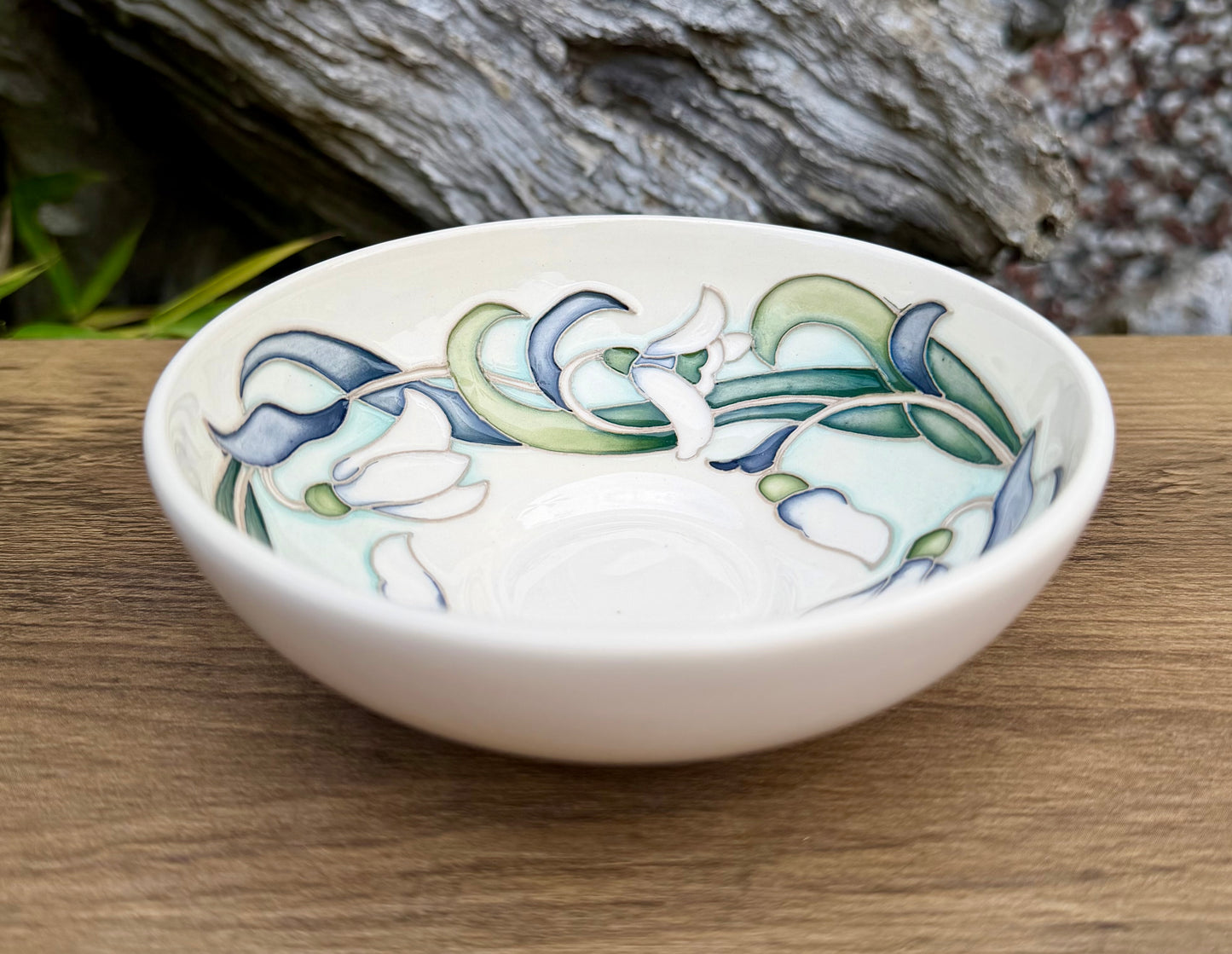 Moorcroft RING OF HOPE BOWL 201/4 Retail Price £166 Snowdrops
