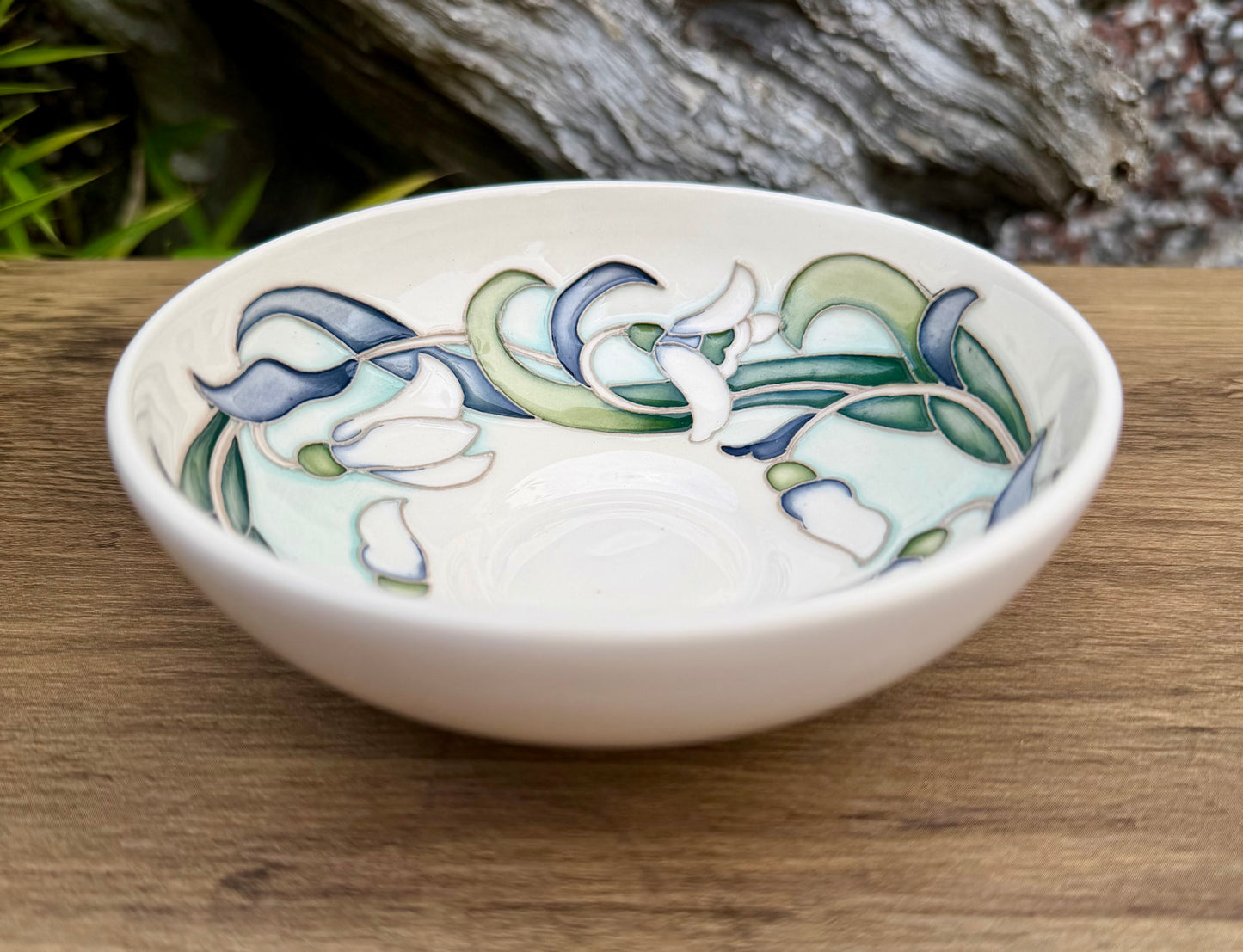 Moorcroft RING OF HOPE BOWL 201/4 Retail Price £166 Snowdrops