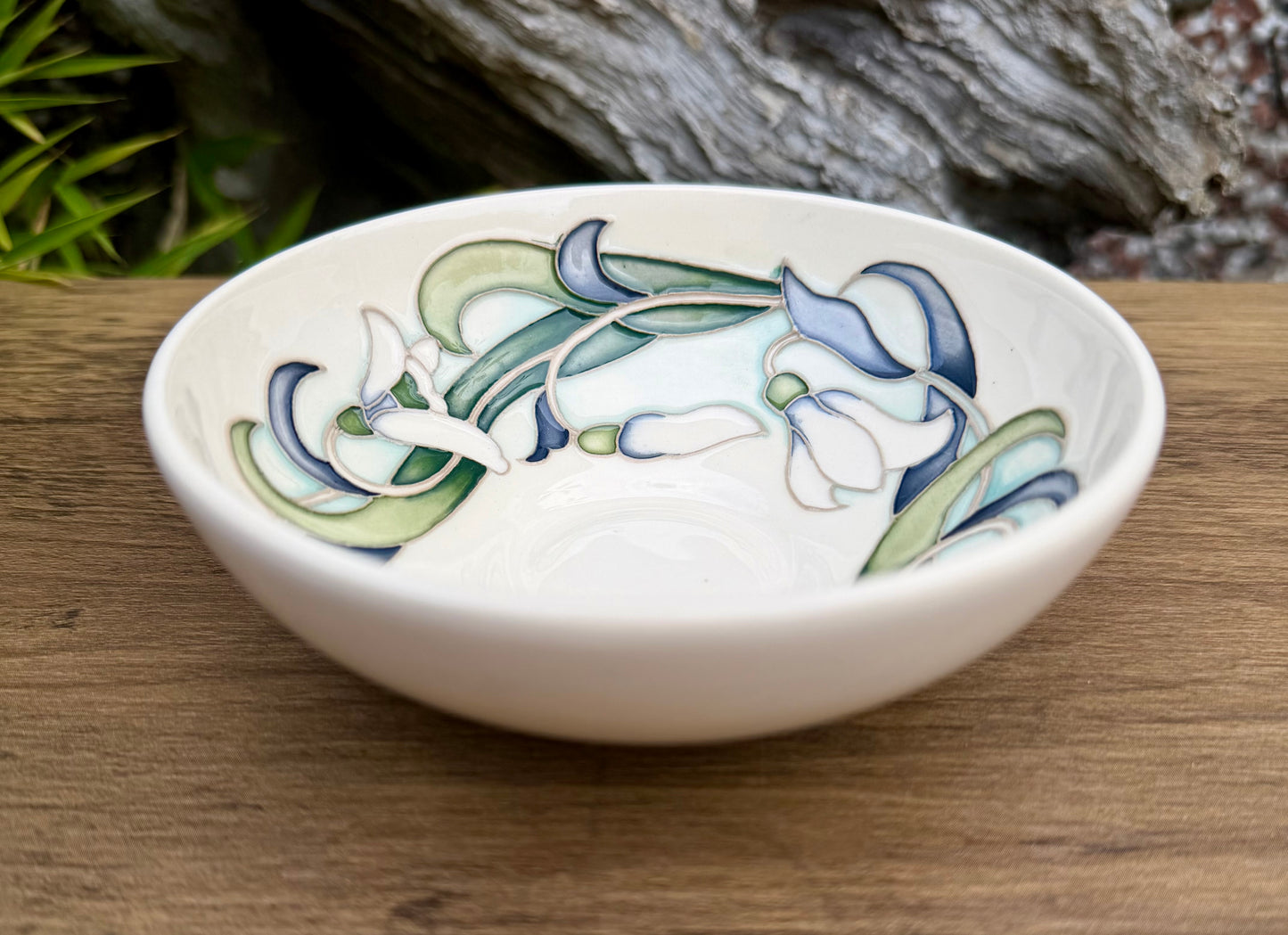 Moorcroft RING OF HOPE BOWL 201/4 Retail Price £166 Snowdrops