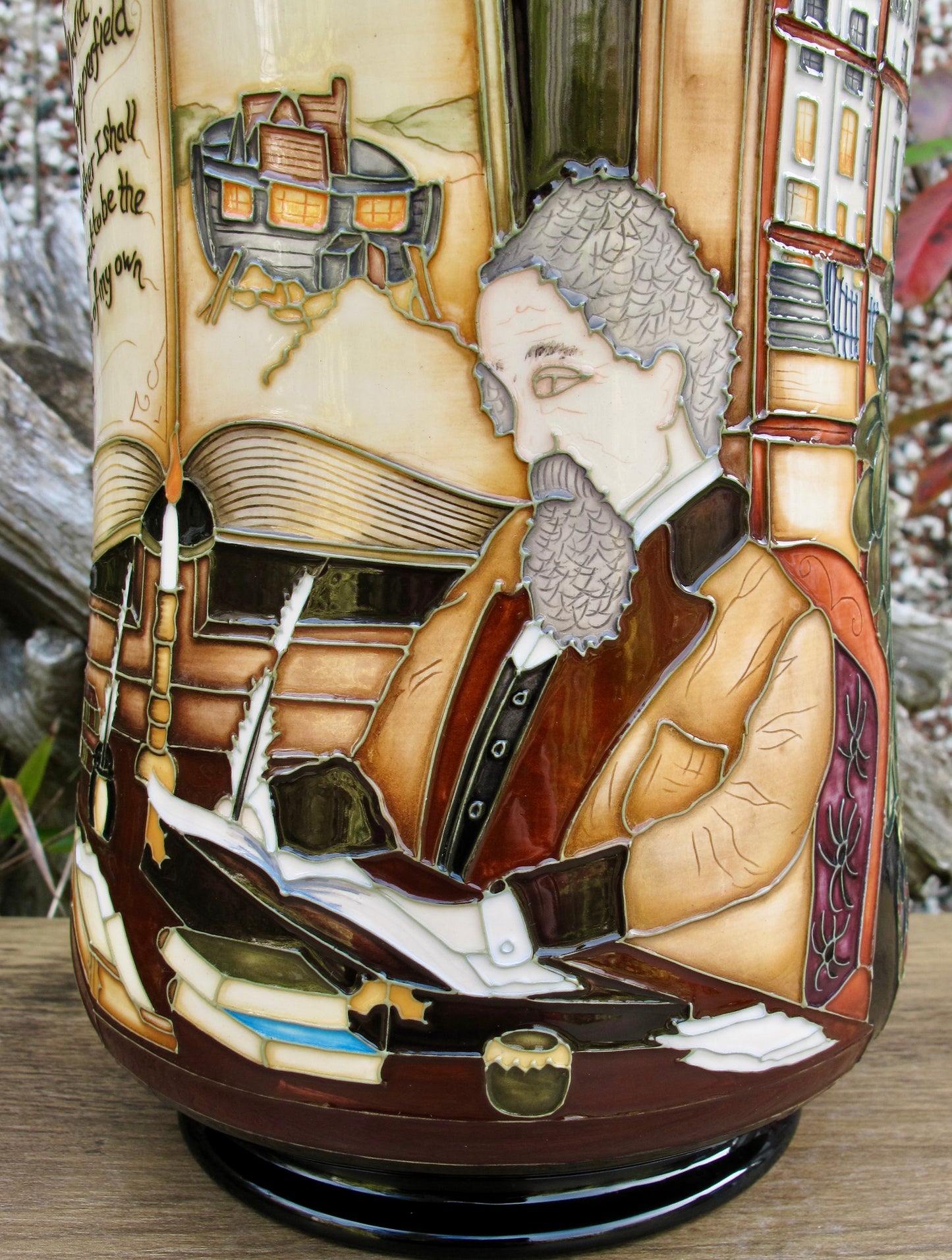 Moorcroft CHARLES DICKENS 98/11 Vase Limited Edition 68/75 Paul Hilditch