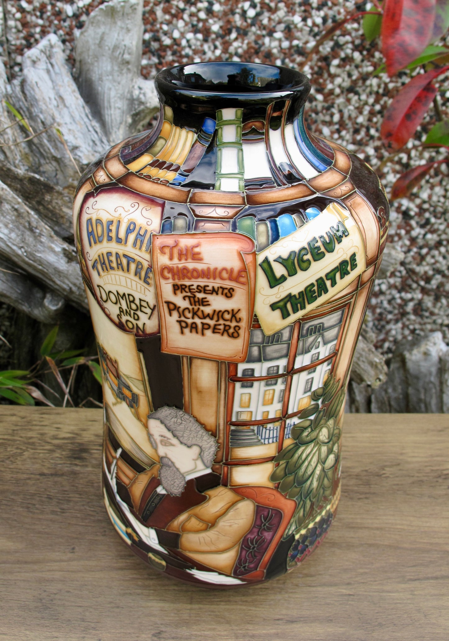 Moorcroft CHARLES DICKENS 98/11 Vase Limited Edition 68/75 Paul Hilditch