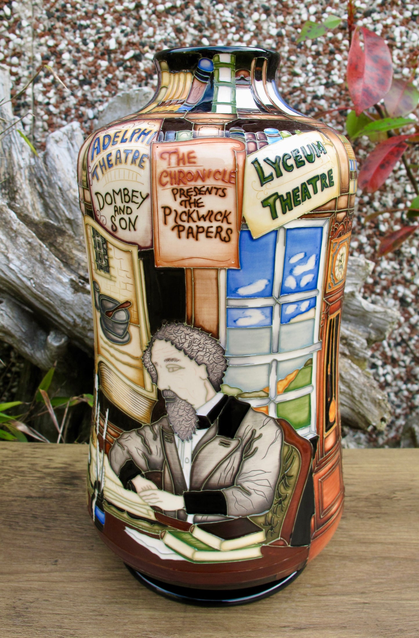 Moorcroft CHARLES DICKENS 98/11 Vase Limited Edition 68/75 Paul Hilditch