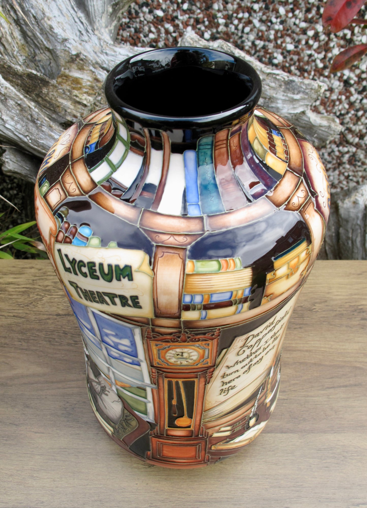 Moorcroft CHARLES DICKENS 98/11 Vase Limited Edition 68/75 Paul Hilditch