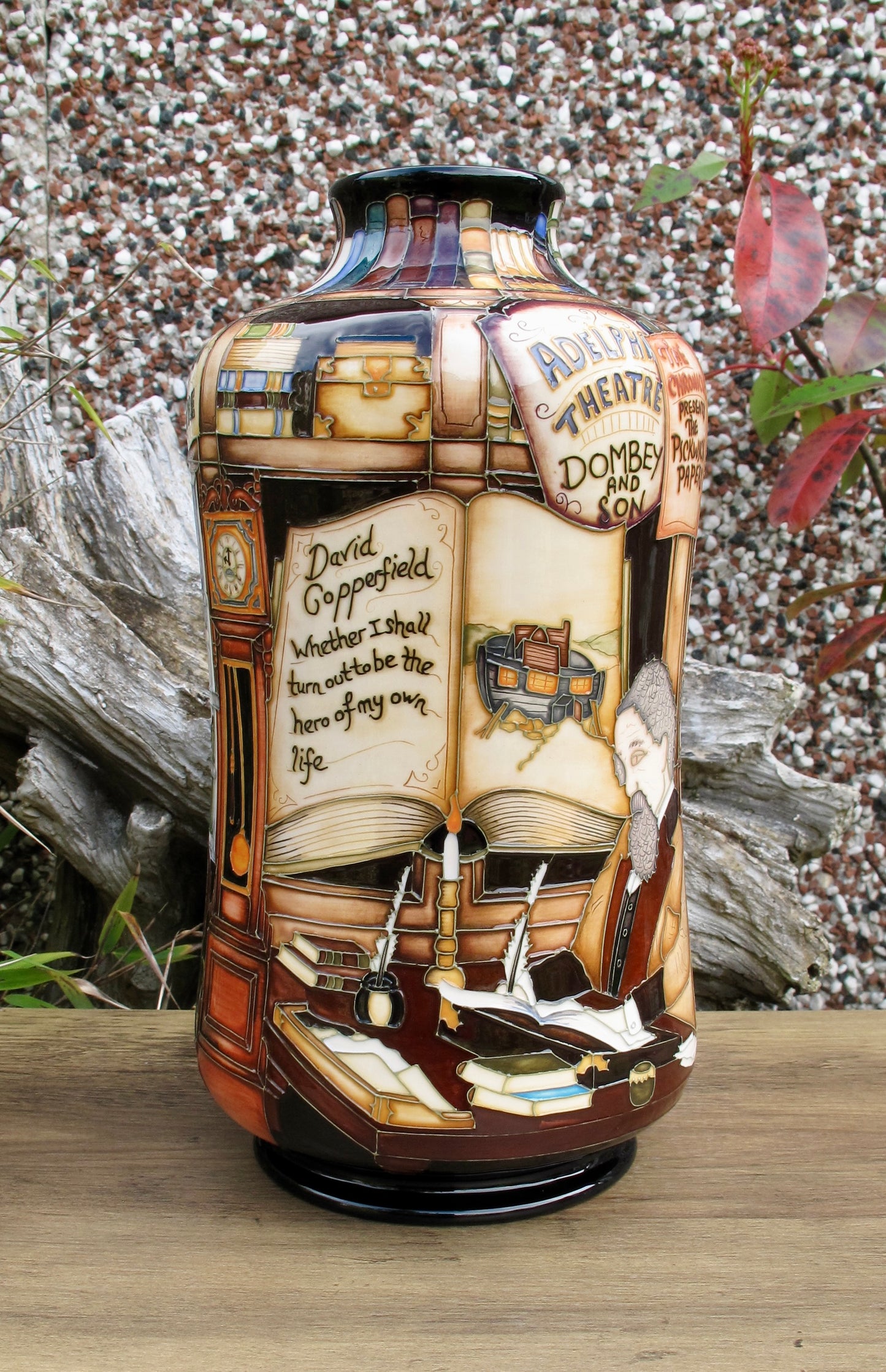 Moorcroft CHARLES DICKENS 98/11 Vase Limited Edition 68/75 Paul Hilditch