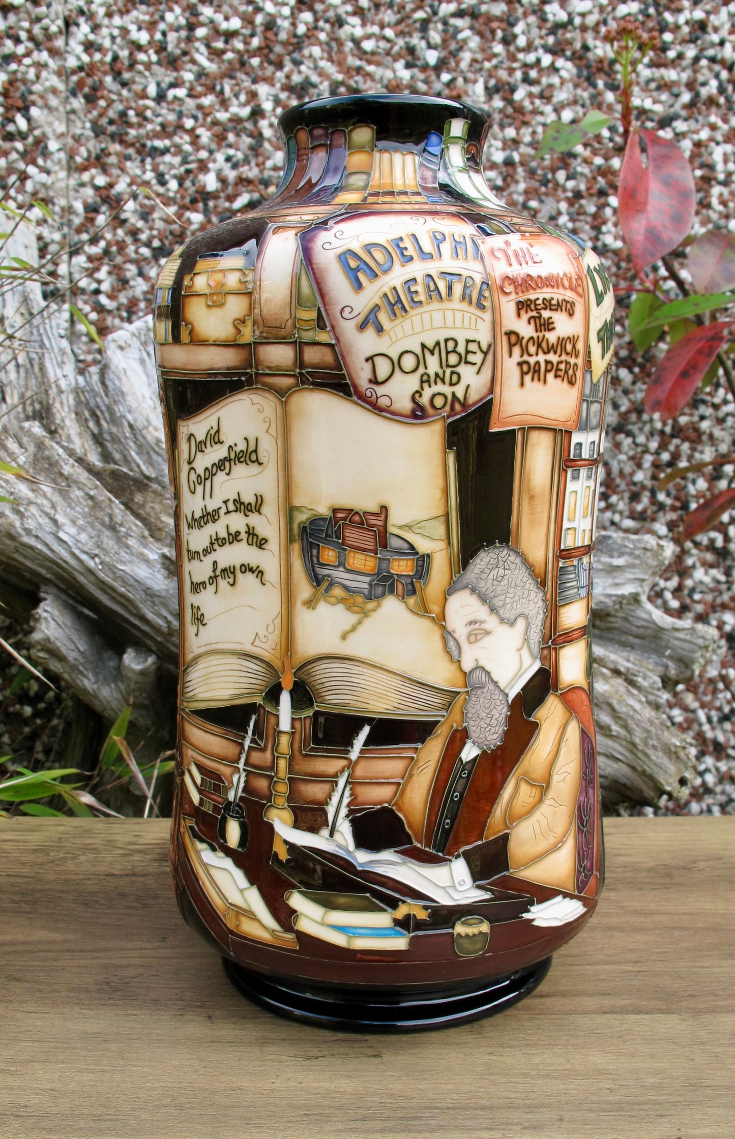 Moorcroft CHARLES DICKENS 98/11 Vase Limited Edition 68/75 Paul Hilditch