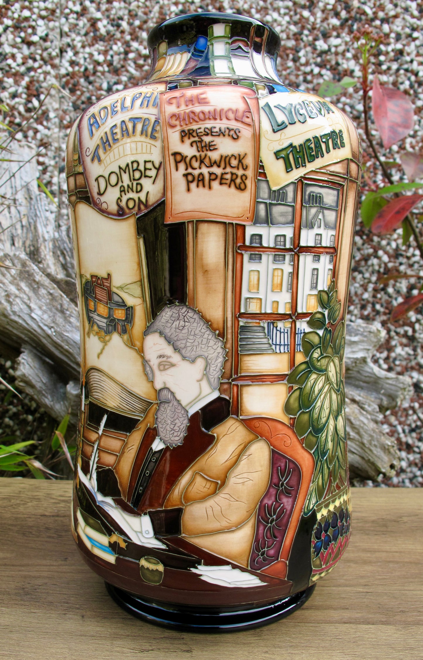 Moorcroft CHARLES DICKENS 98/11 Vase Limited Edition 68/75 Paul Hilditch