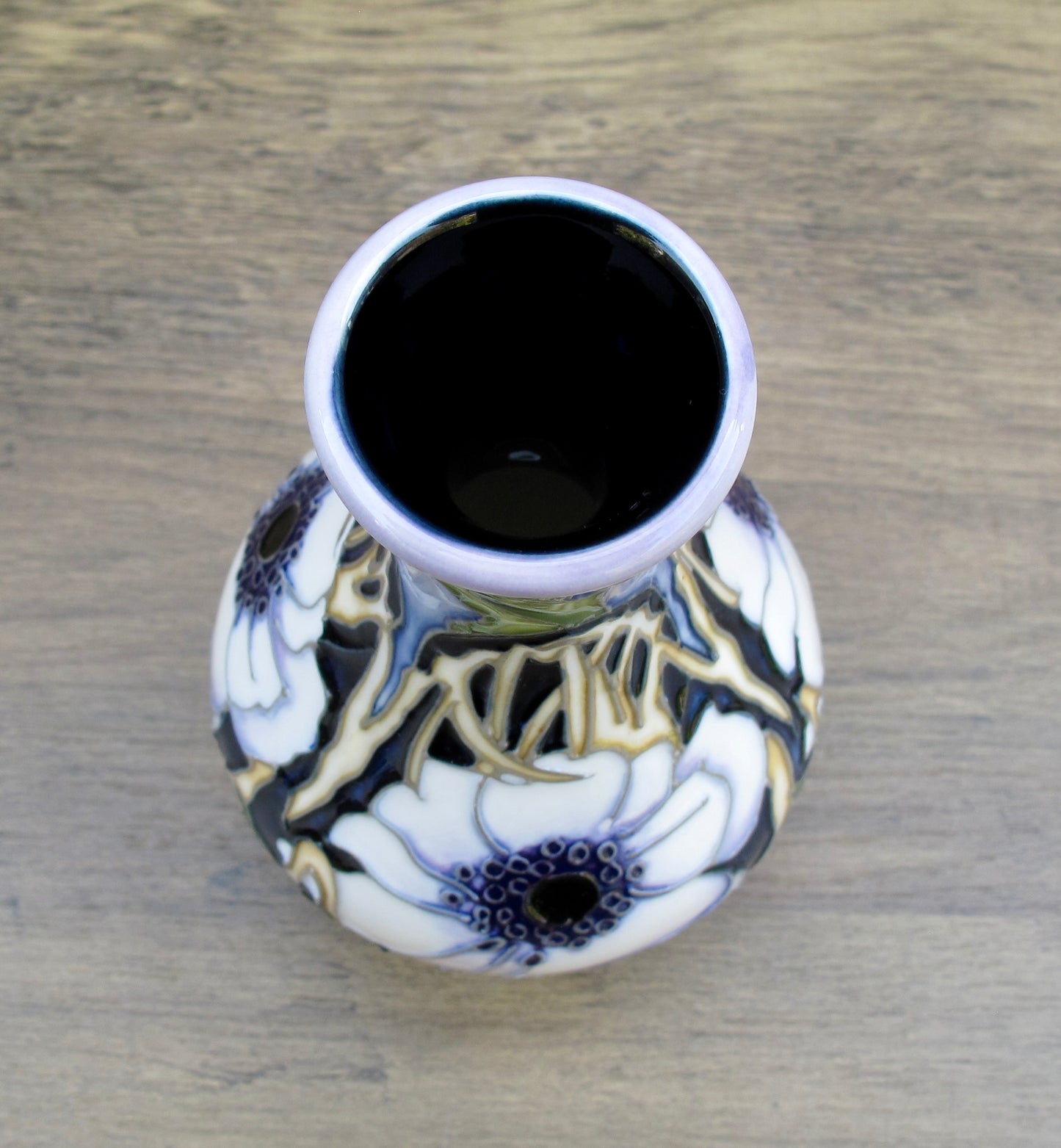 Moorcroft Peace Anemone Vas 372/5 Trial Date 22.8.19 Retail Price £445