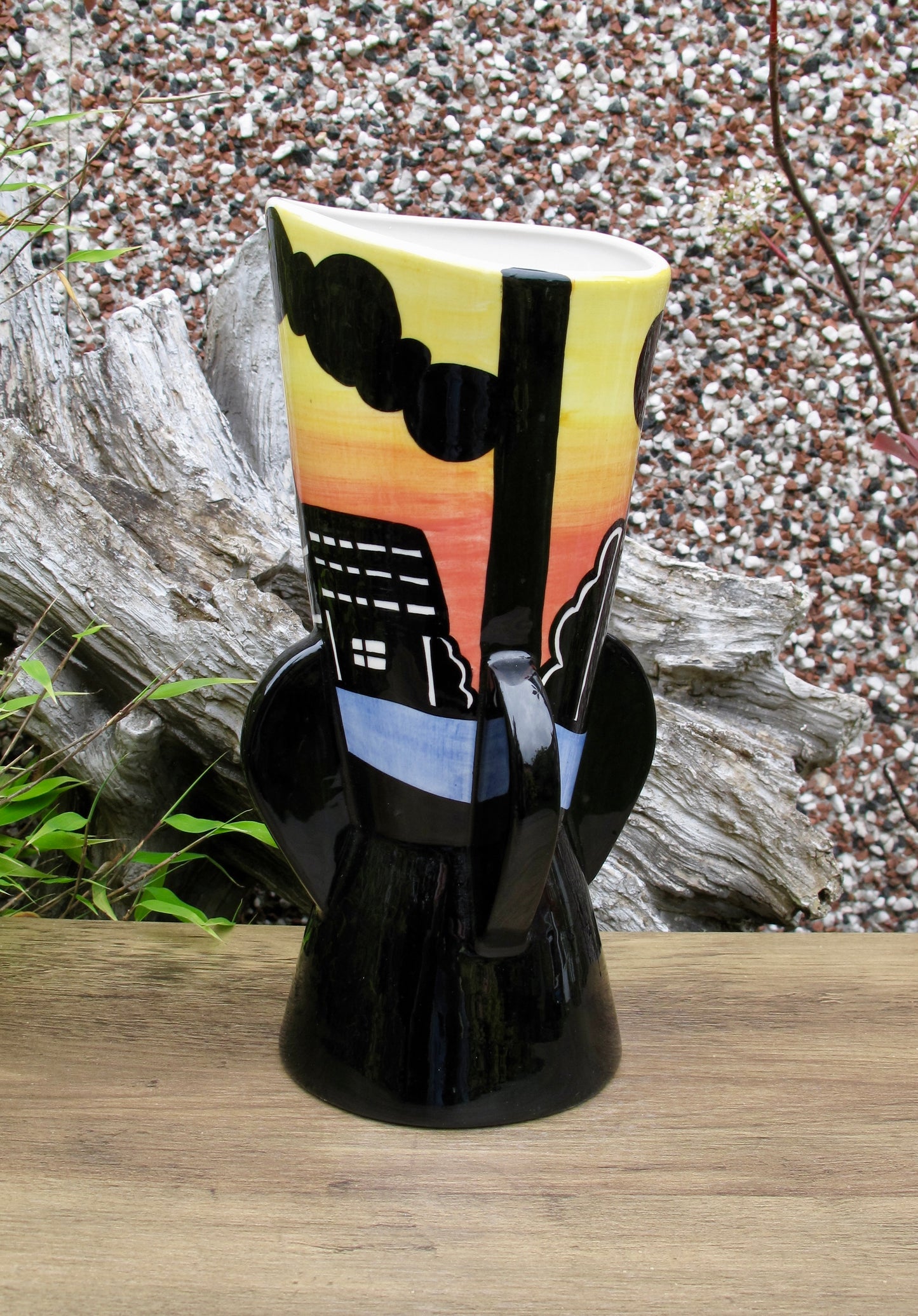 Lorna Bailey TOP BRIDGE PROPELLER VASE Open Day 31.4.2003