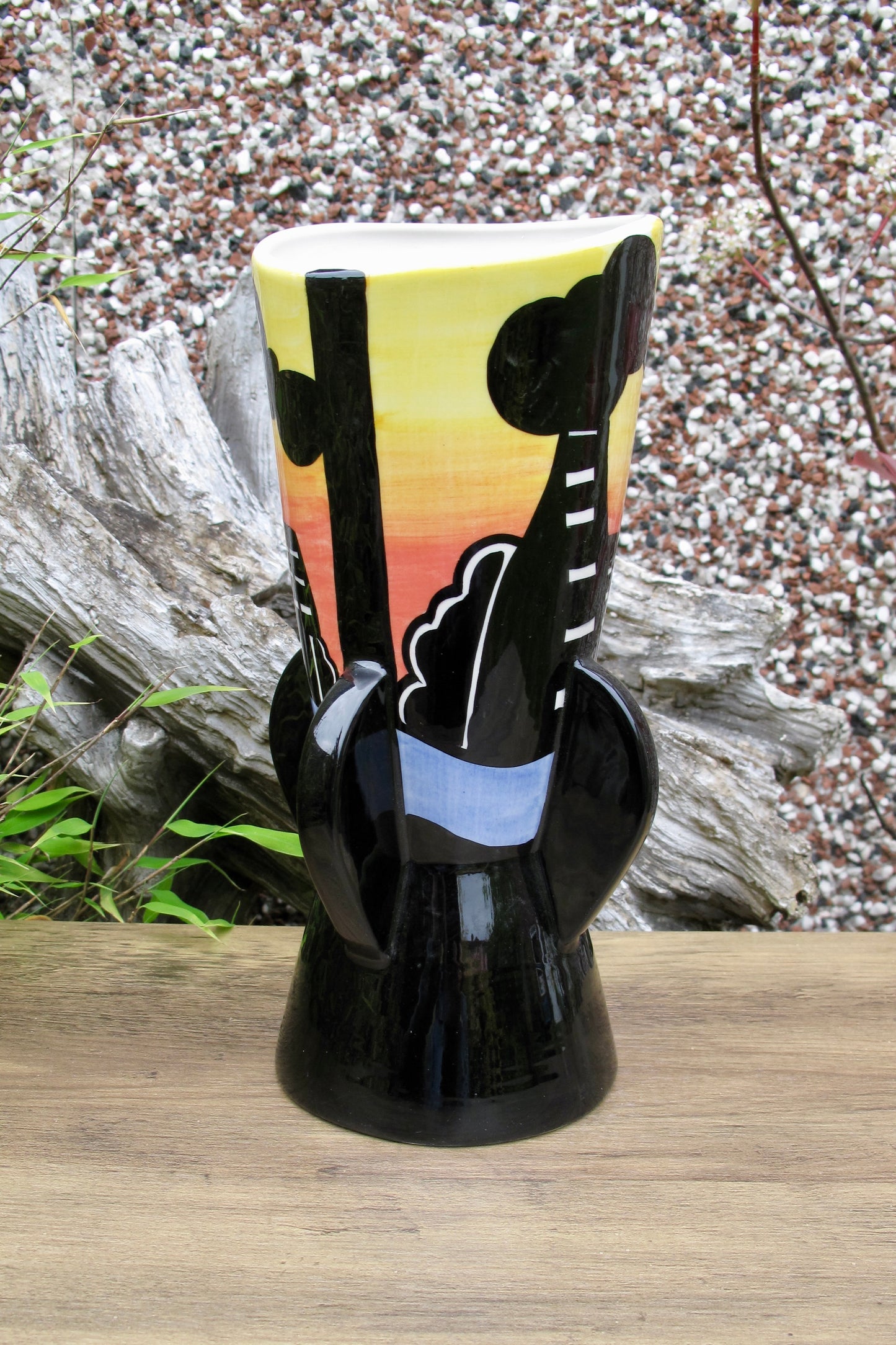Lorna Bailey TOP BRIDGE PROPELLER VASE Open Day 31.4.2003