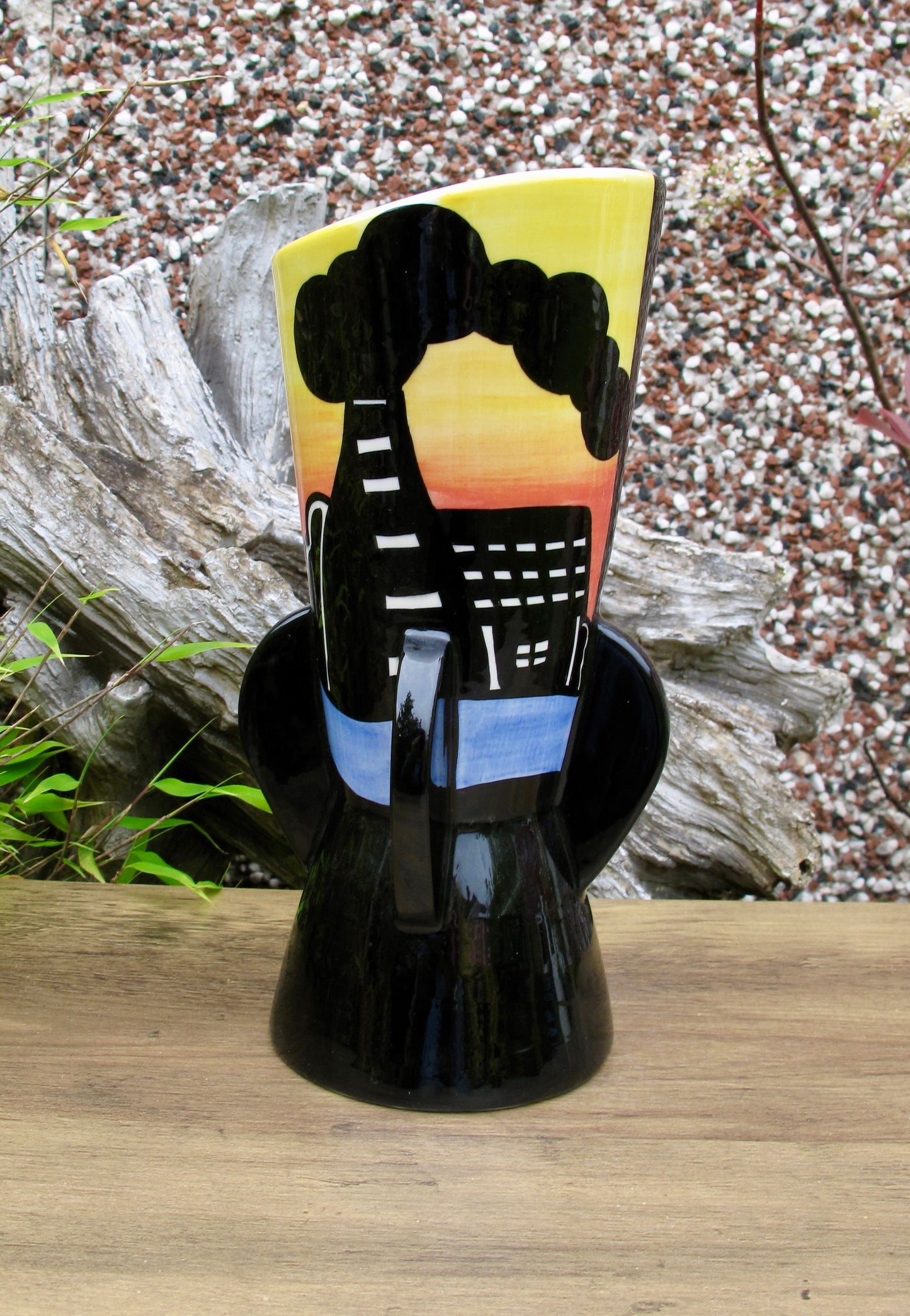 Lorna Bailey TOP BRIDGE PROPELLER VASE Open Day 31.4.2003