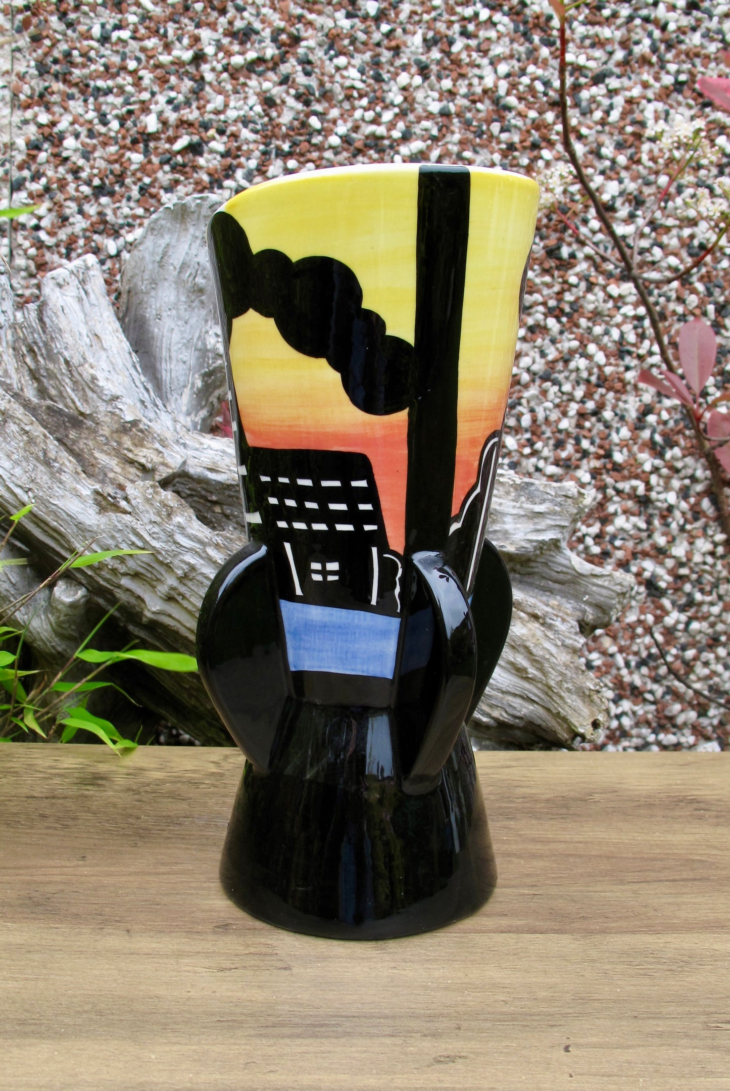 Lorna Bailey TOP BRIDGE PROPELLER VASE Open Day 31.4.2003