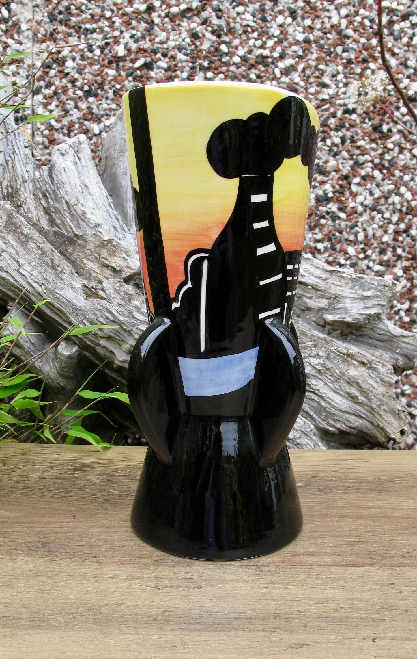 Lorna Bailey TOP BRIDGE PROPELLER VASE Open Day 31.4.2003