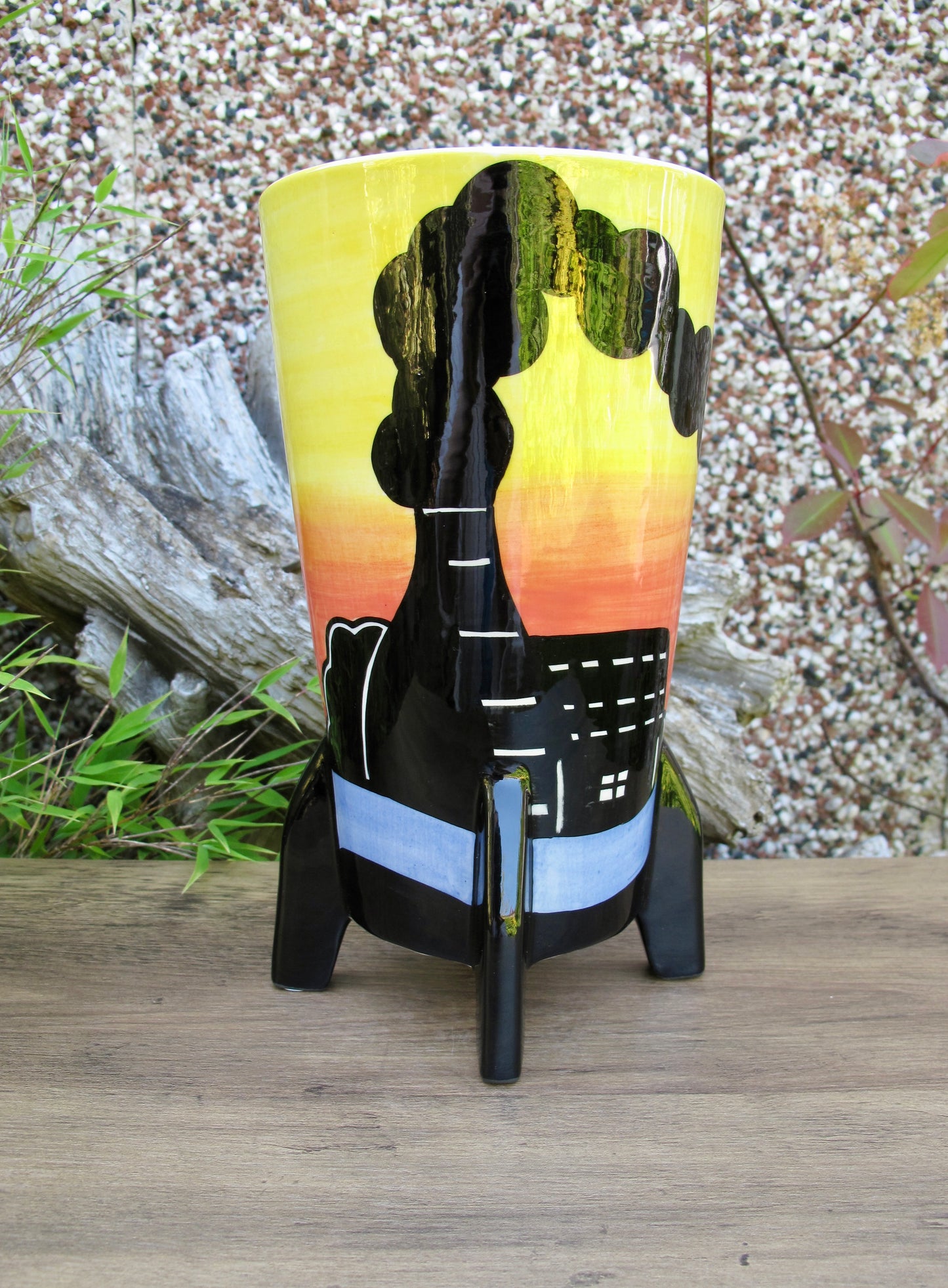 Lorna Bailey RARE TOP BRIDGE ROCKET VASE OPEN DAY 31.4.2003