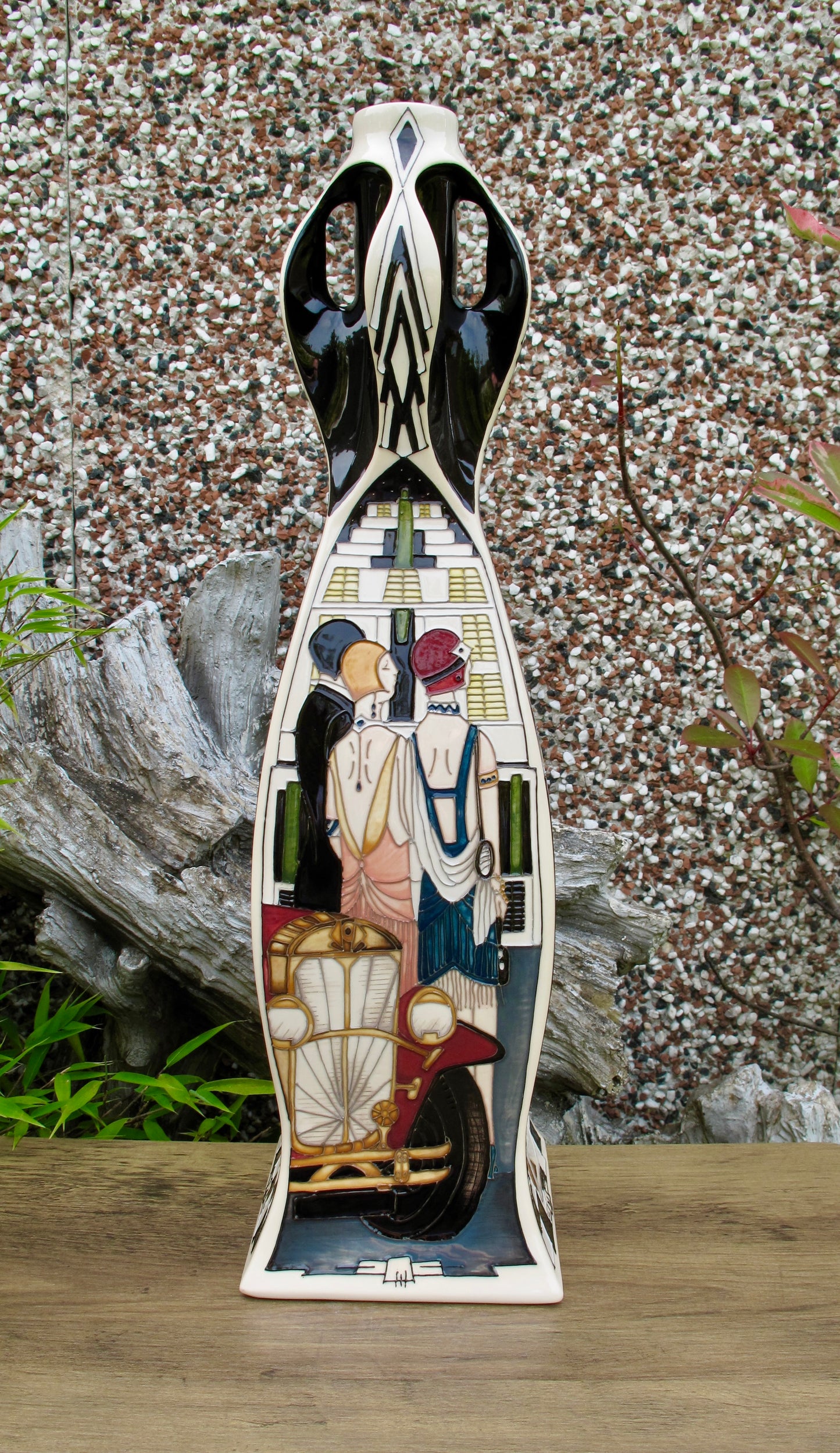 Moorcroft PRESTIGE MANHATTAN CHARLESTON 262/18 Vase 2026 Retail Price £3770