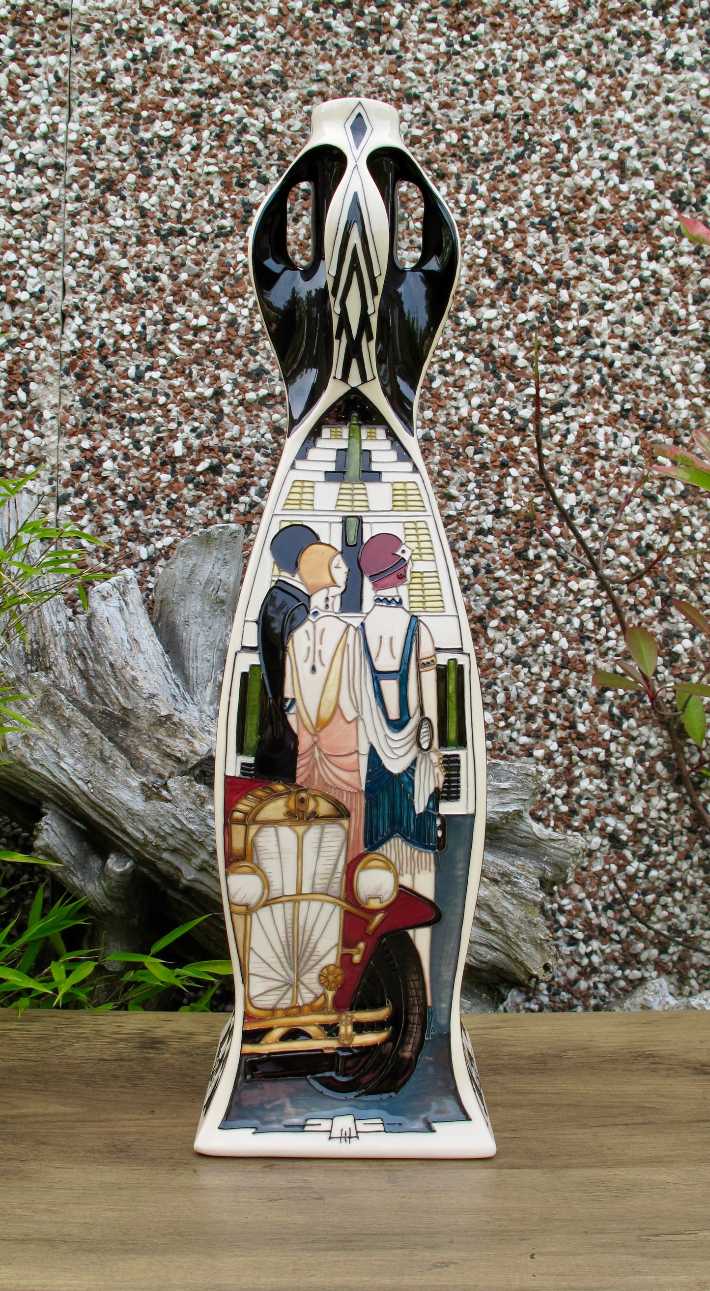 Moorcroft PRESTIGE MANHATTAN CHARLESTON 262/18 Vase 2026 Retail Price £3770