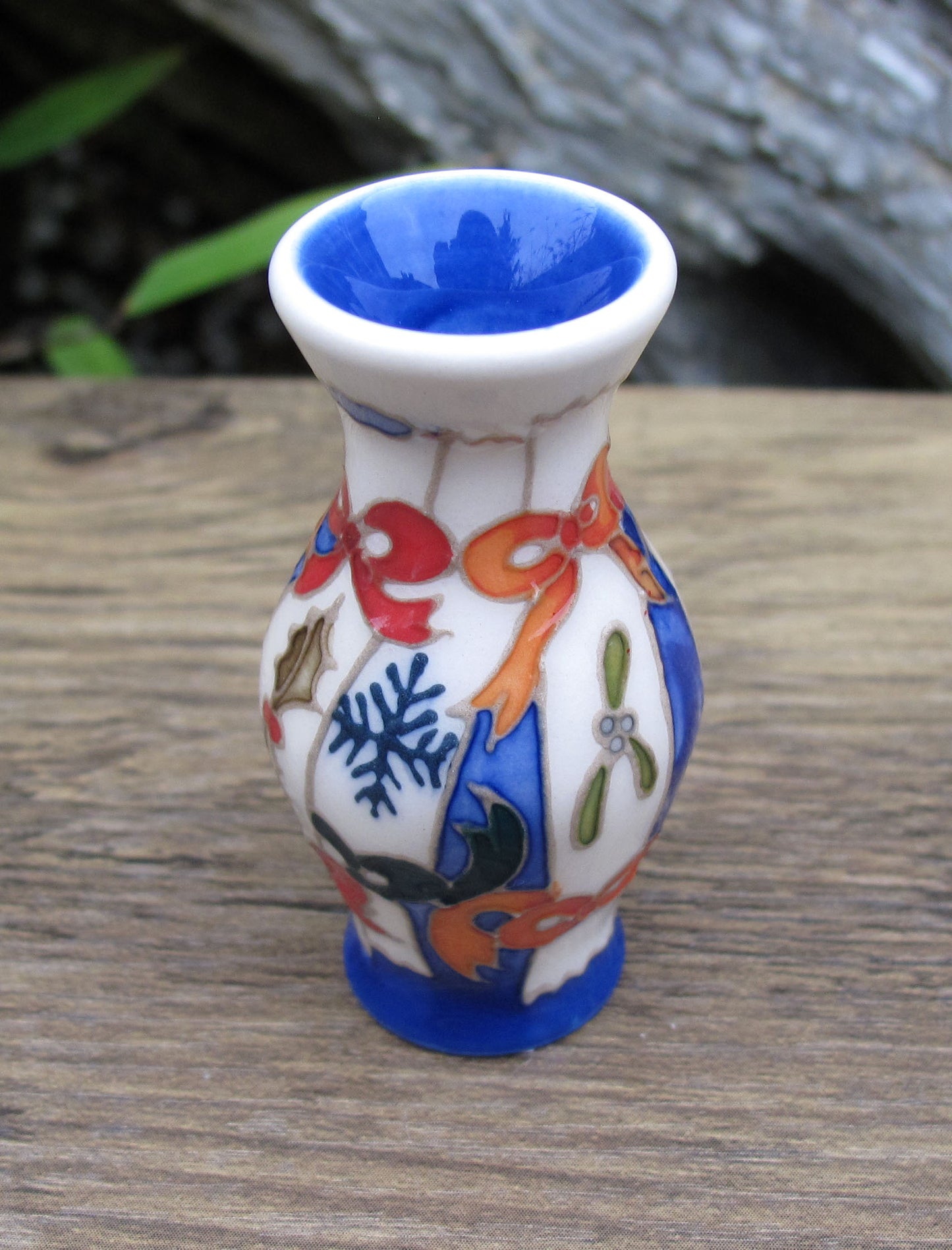 Moorcroft CHRISTMAS CRACKERS Miniature Vase Shape 226/2 Retail Price £239
