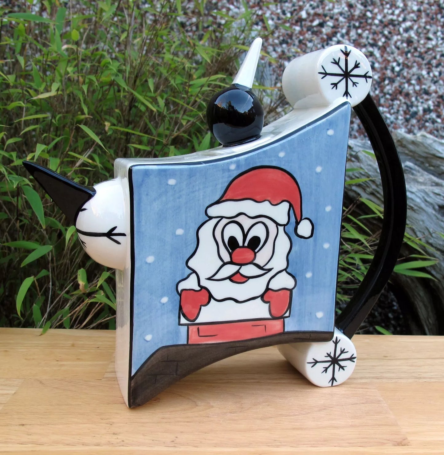 Lorna Bailey CHRISTMAS EVE CONCAVE TEAPOT Nov 2004 Santa ( Ref. New Millennium )