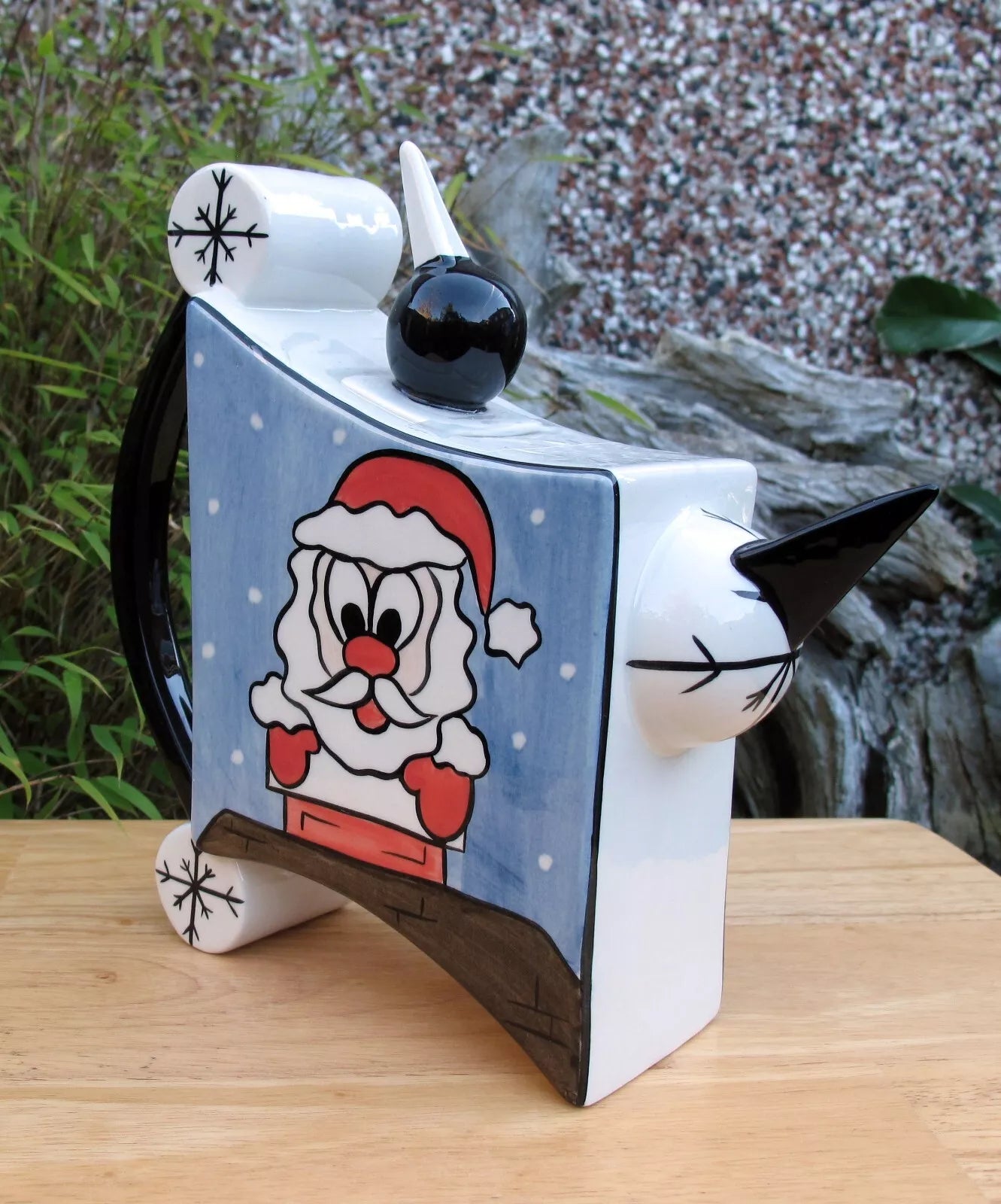 Lorna Bailey CHRISTMAS EVE CONCAVE TEAPOT Nov 2004 Santa ( Ref. New Millennium )