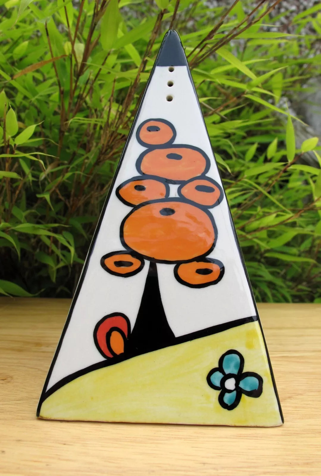 Lorna Bailey  POOLFIELDS PYRAMID Sugar Sifter Shaker Jan 2002