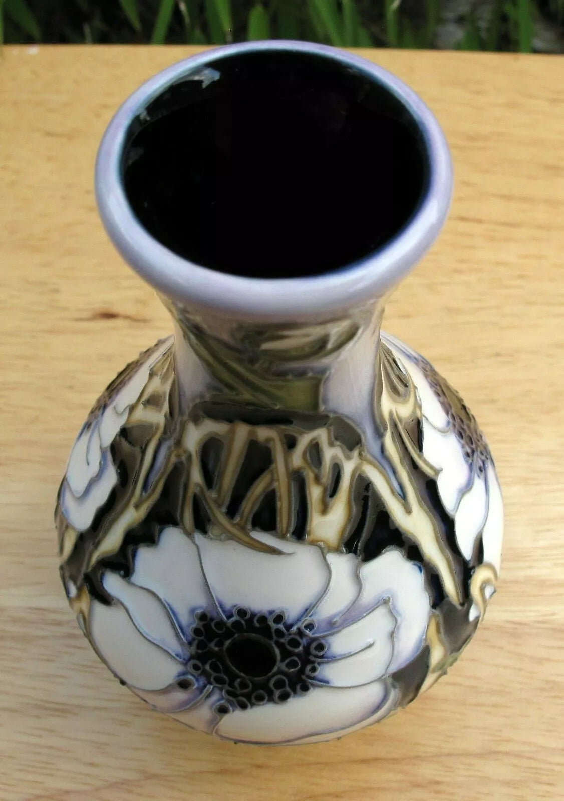 Moorcroft Exquisite PEACE ANEMONE Trial 22.8.19 Vase 372/5 Retail Price £445