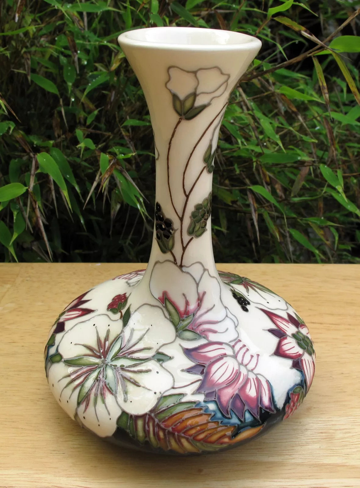 Moorcroft BRAMBLE REVISITED Vase shape 104/6 Retail Price £300 Alicia Amison