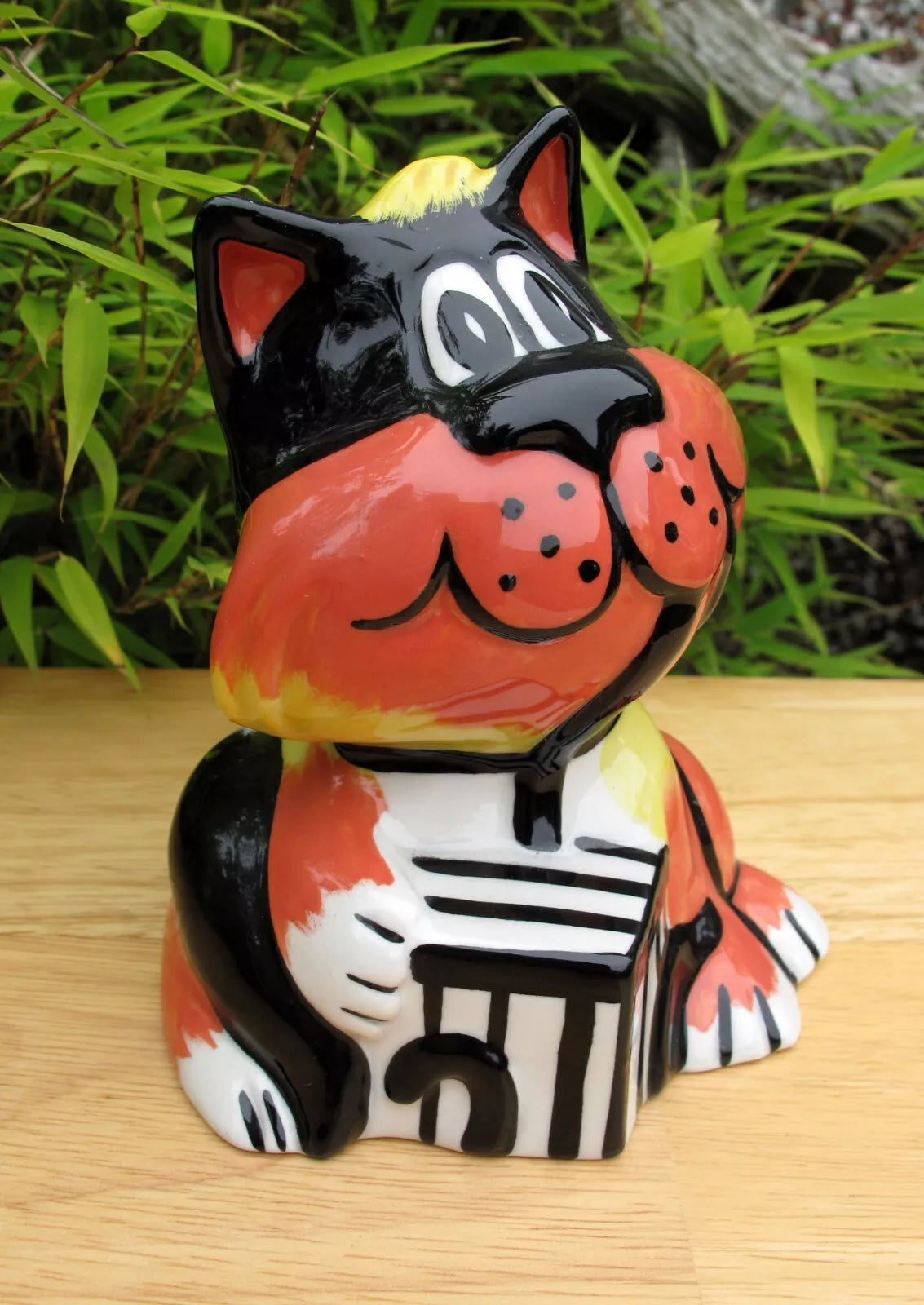Lorna Bailey MOTHER'S SURPRISE CAT Feb 2003 ( Reference in Catalogue 2 Book )