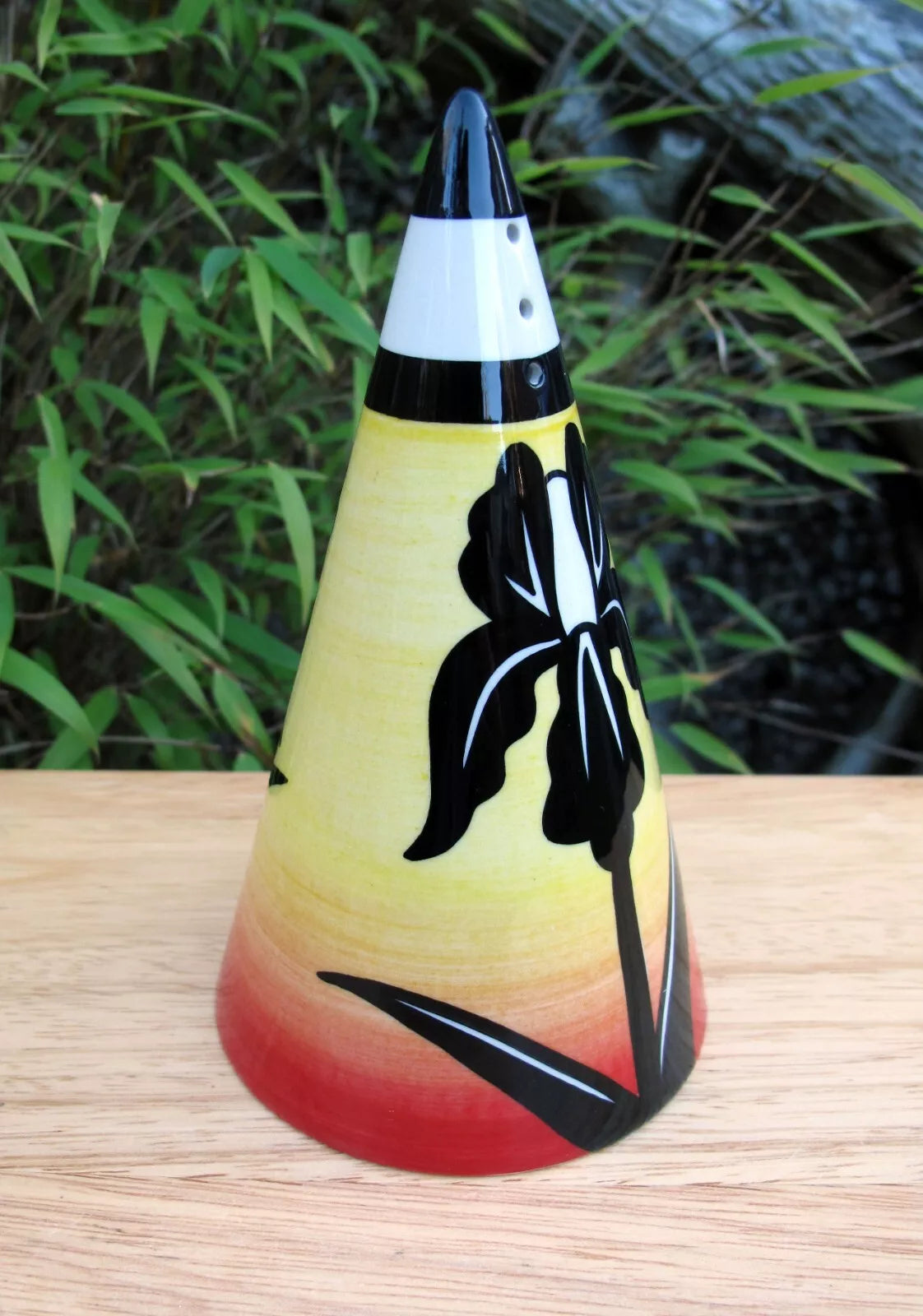 Lorna Bailey BLACK IRIS 38th Collectors Club Piece July 2007 Sugar Shaker sifter