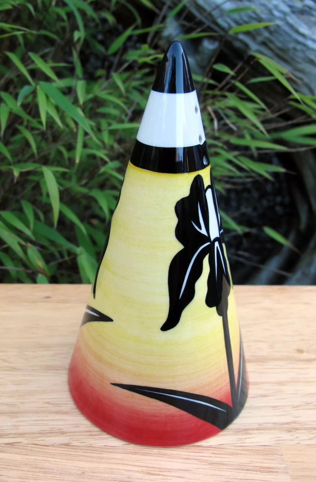 Lorna Bailey BLACK IRIS 38th Collectors Club Piece July 2007 Sugar Shaker sifter