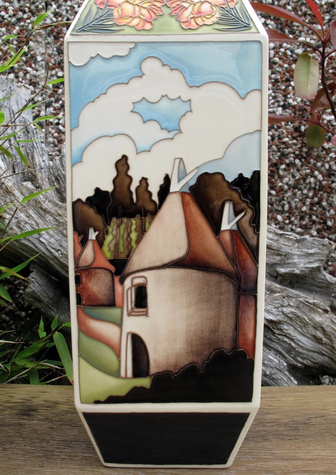 Moorcroft Rare OAST HOUSES  Limited Edition 10/10 Vase 96/16  Retail Price £2915