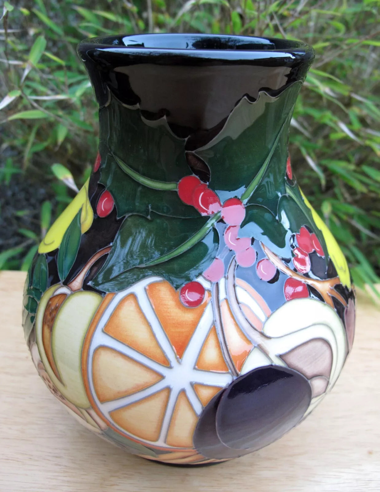 Moorcroft FIGGY PUDDING Vase 869/6 Numbered Edition Retail Price £645 Christmas