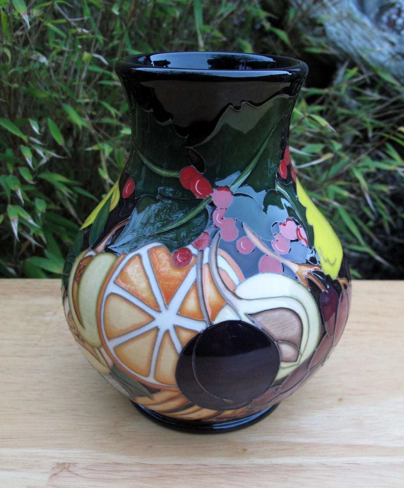 Moorcroft FIGGY PUDDING Vase 869/6 Numbered Edition Retail Price £645 Christmas
