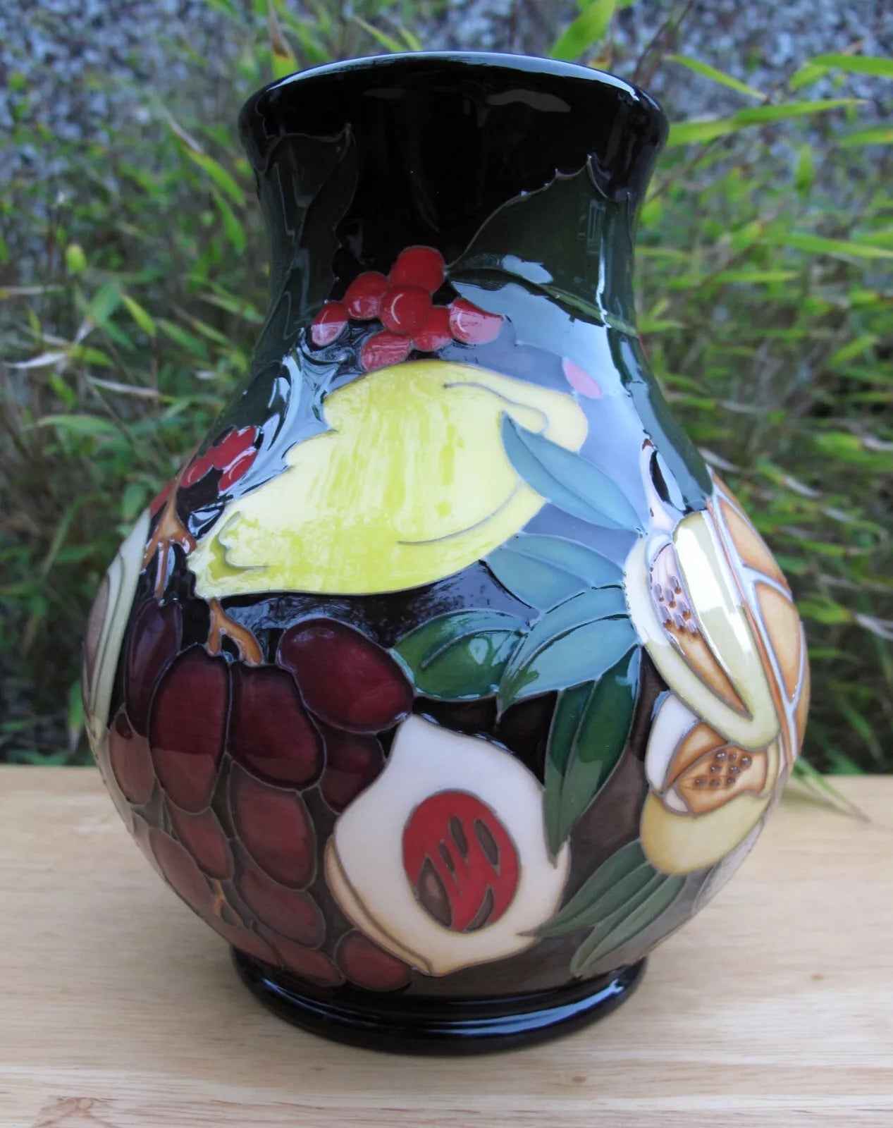 Moorcroft FIGGY PUDDING Vase 869/6 Numbered Edition Retail Price £645 Christmas