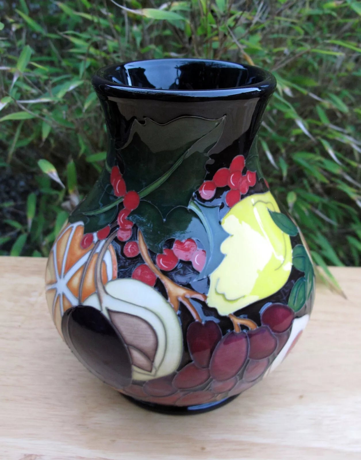 Moorcroft FIGGY PUDDING Vase 869/6 Numbered Edition Retail Price £645 Christmas