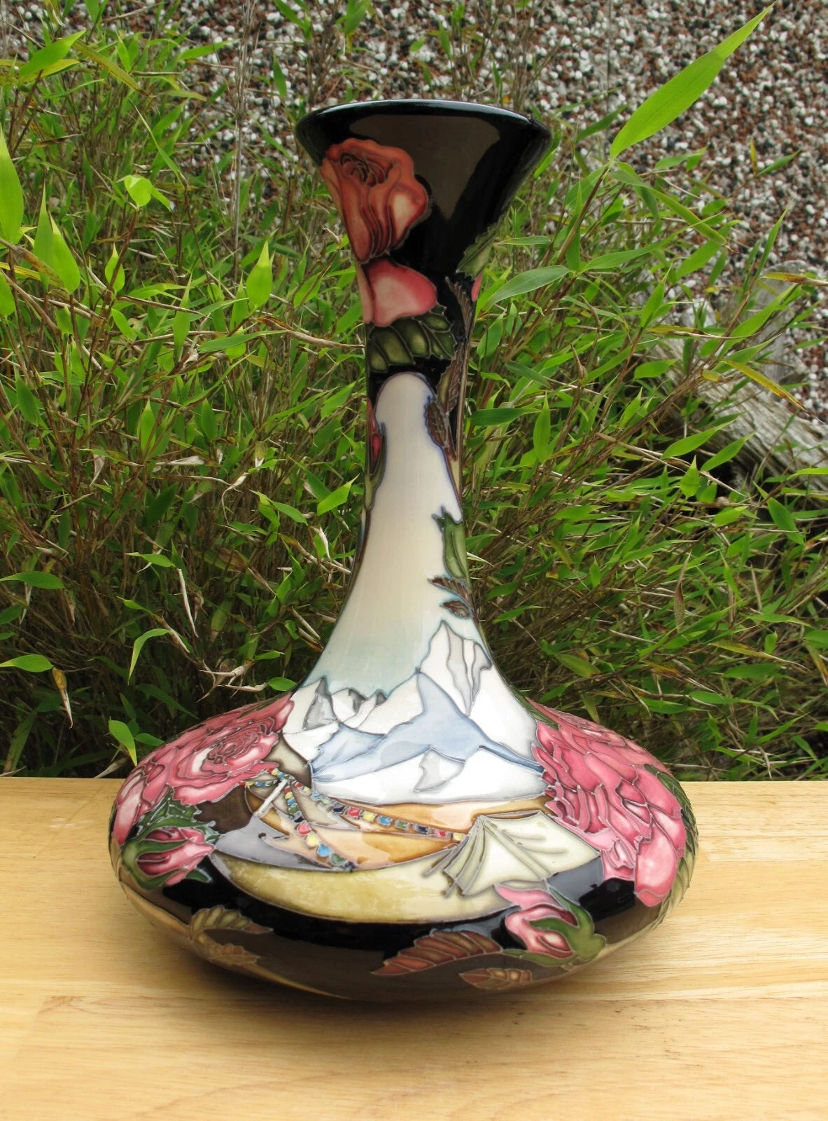 Moorcroft CORONATION DAY Numbered Edition 24. vase 104/9 First Quality RRP £840